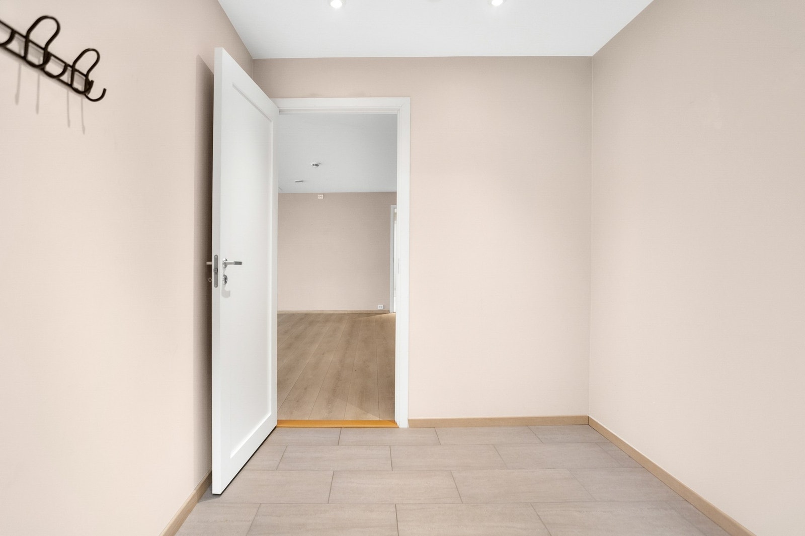 Romslig entrè Galleribilde