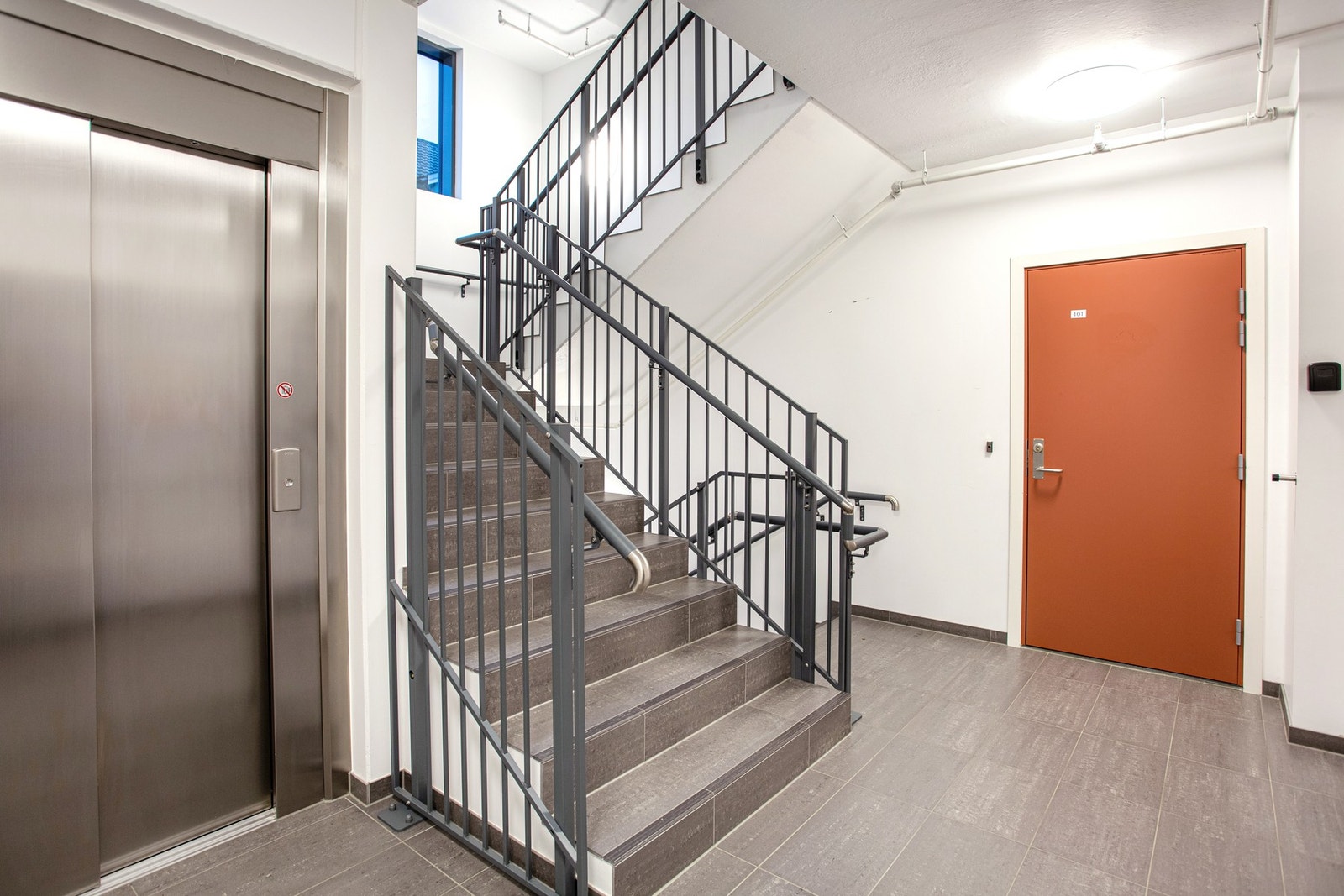 Det er heis i bygget Galleribilde