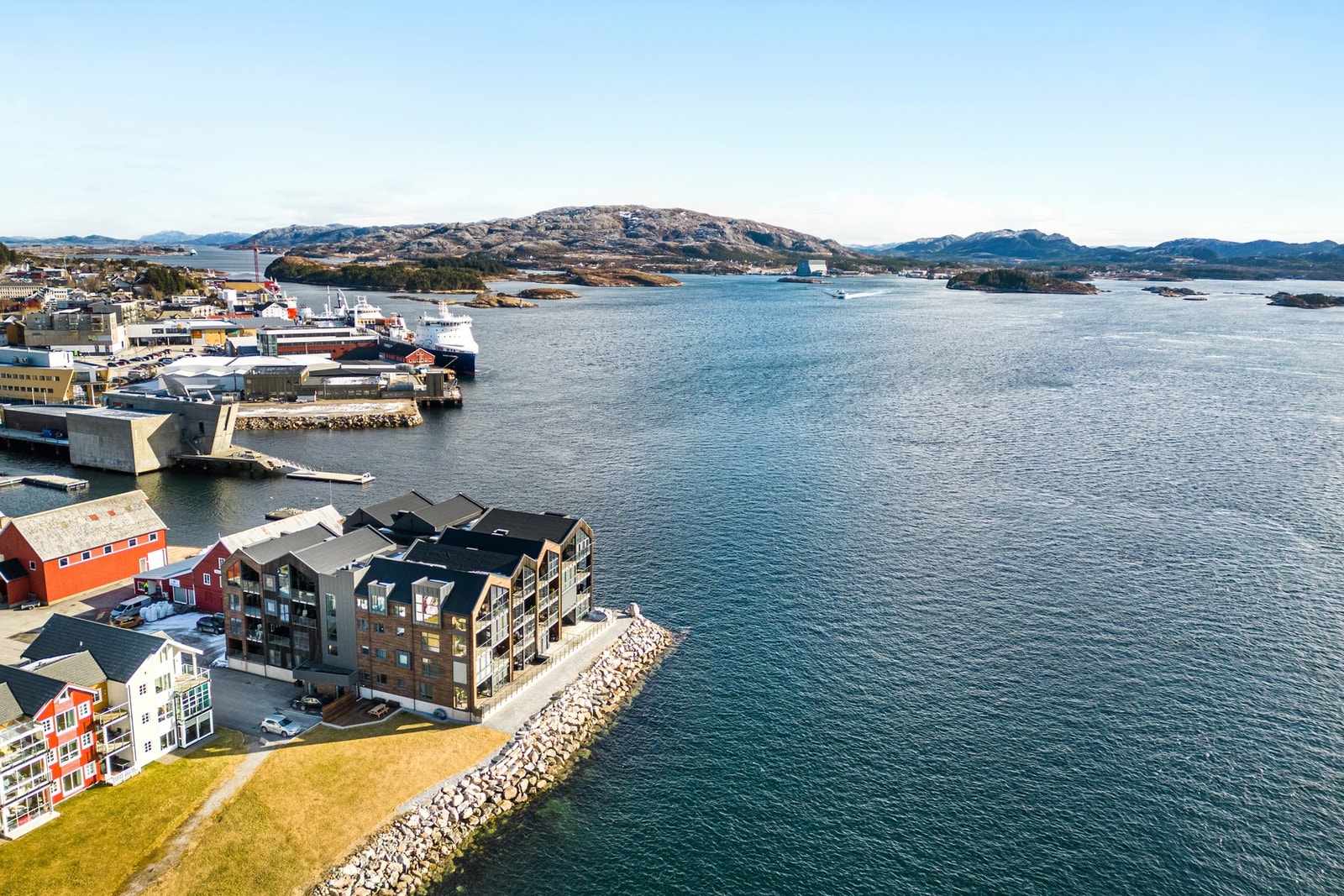 Attraktiv beliggenhet ved sjøen Galleribilde