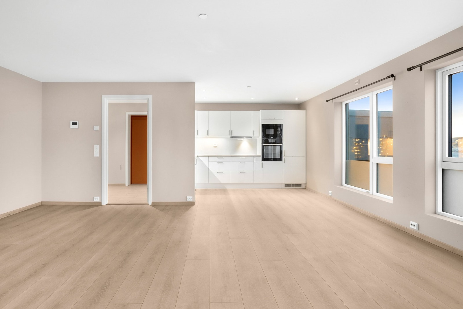 Lune og fine overflater Galleribilde