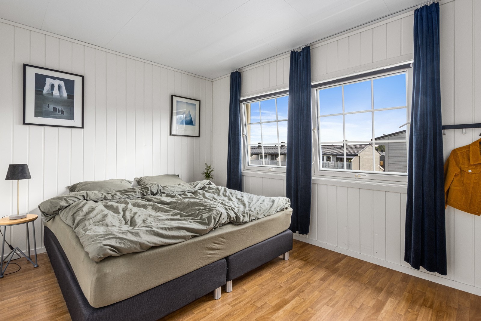 Hovedsoverommet i 2. etasje er hele 12m² - god plass for både seng og garderobe. Galleribilde