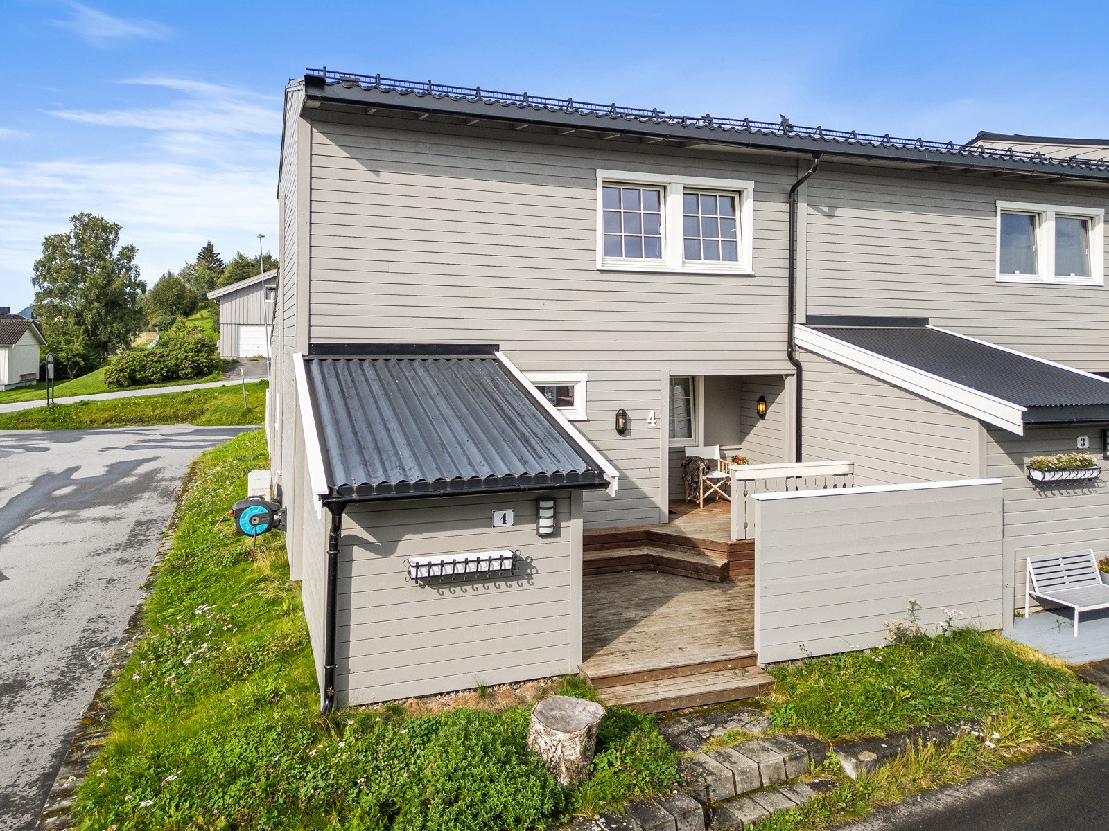 Inngangsparti med bod tilknyttet. Galleribilde