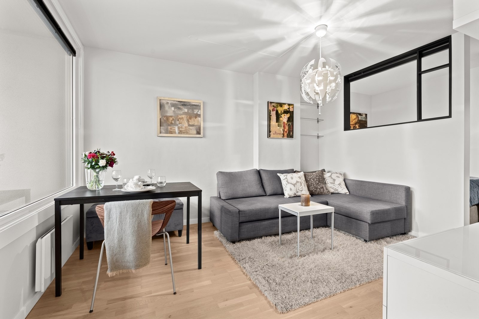 Stuen er boligens naturlige samlingspunkt. Galleribilde