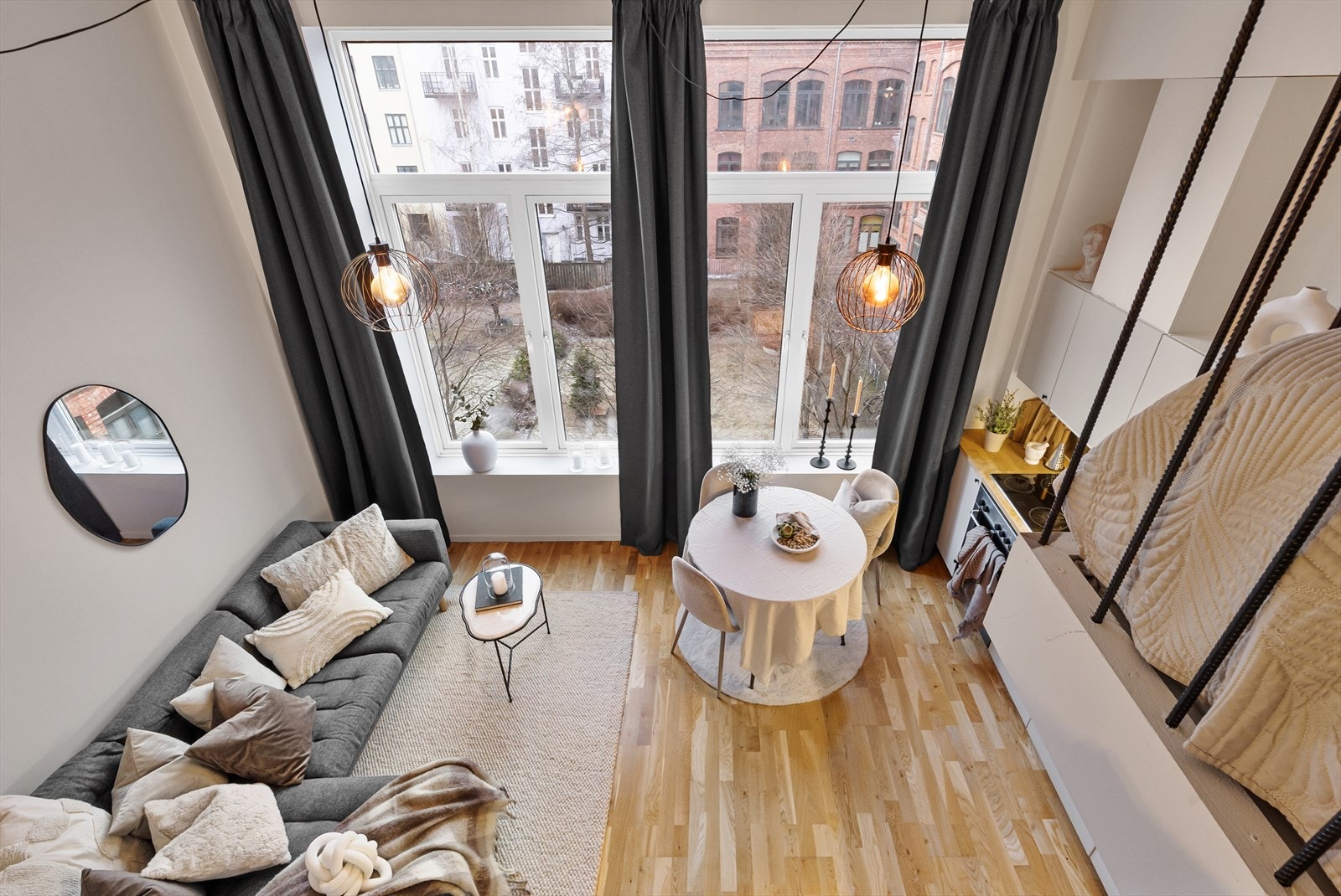 Hems med ca. 7 kvm gulvareal. Galleribilde