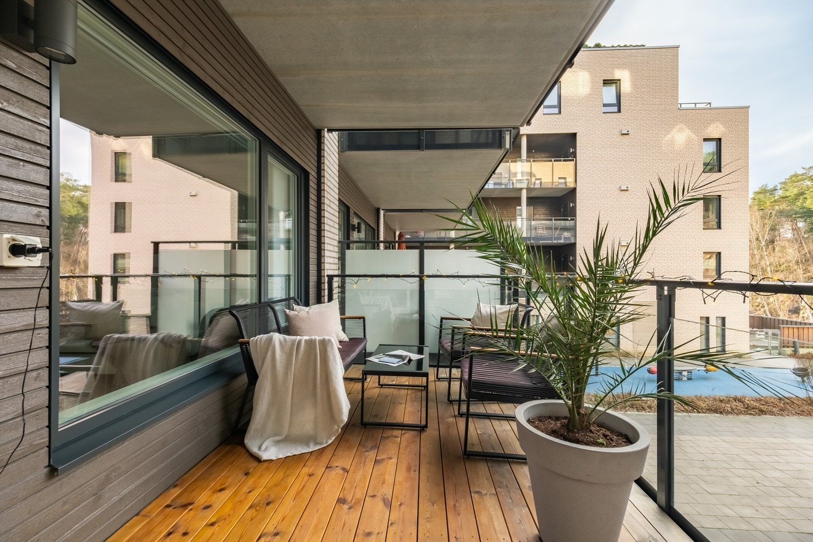 Her ligger alt til rette for å nyte varme og lune sommerkvelder! Galleribilde