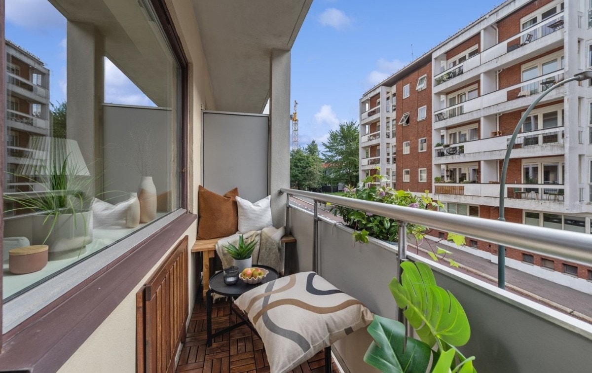 På sommerstid kan man nyte late dager på balkongen (sol ca kl 10-15) Galleribilde