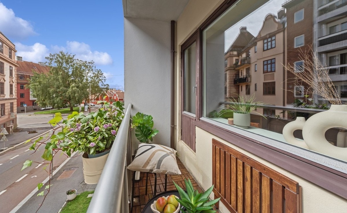 Velkommen til Sandakerveien 46A - en delikat oppusset, superhyggelig 3-roms med god planløsning og egen balkong! Galleribilde