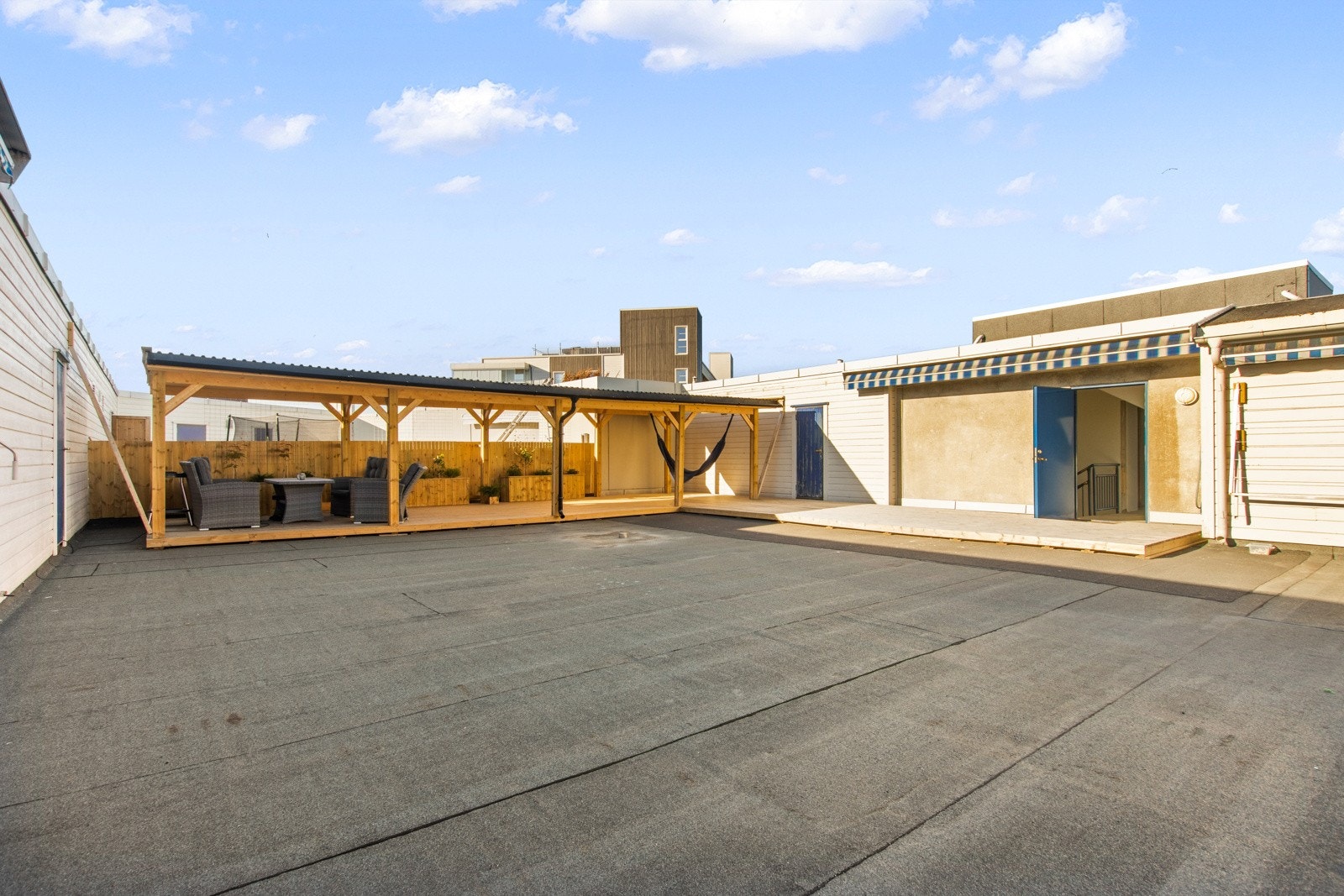 På takterrassen er det også en bod Galleribilde