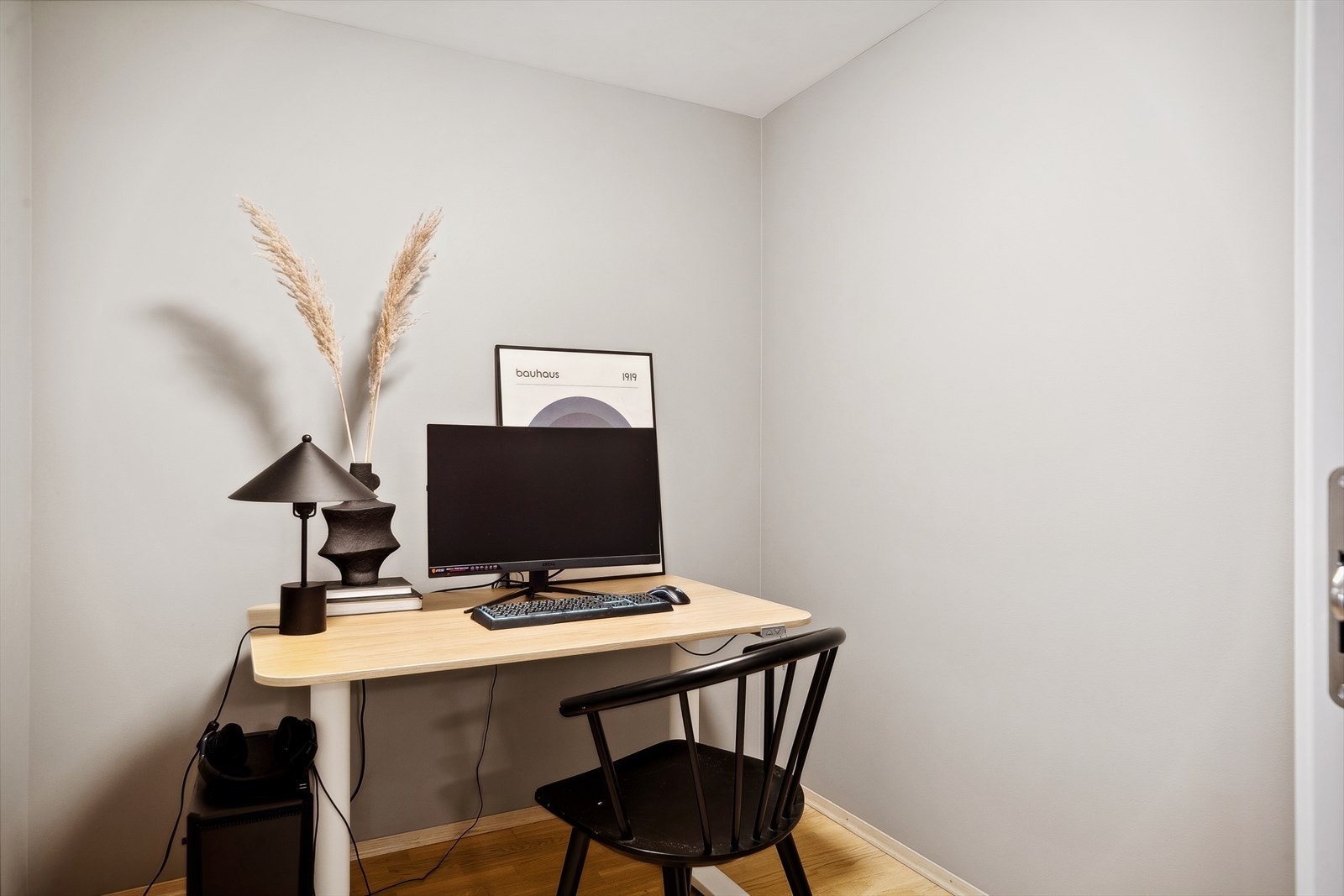 Inneboden på ca. 4,5 kvm kan for eksempel bli et lunt og hyggelig hjemmekontor. Galleribilde