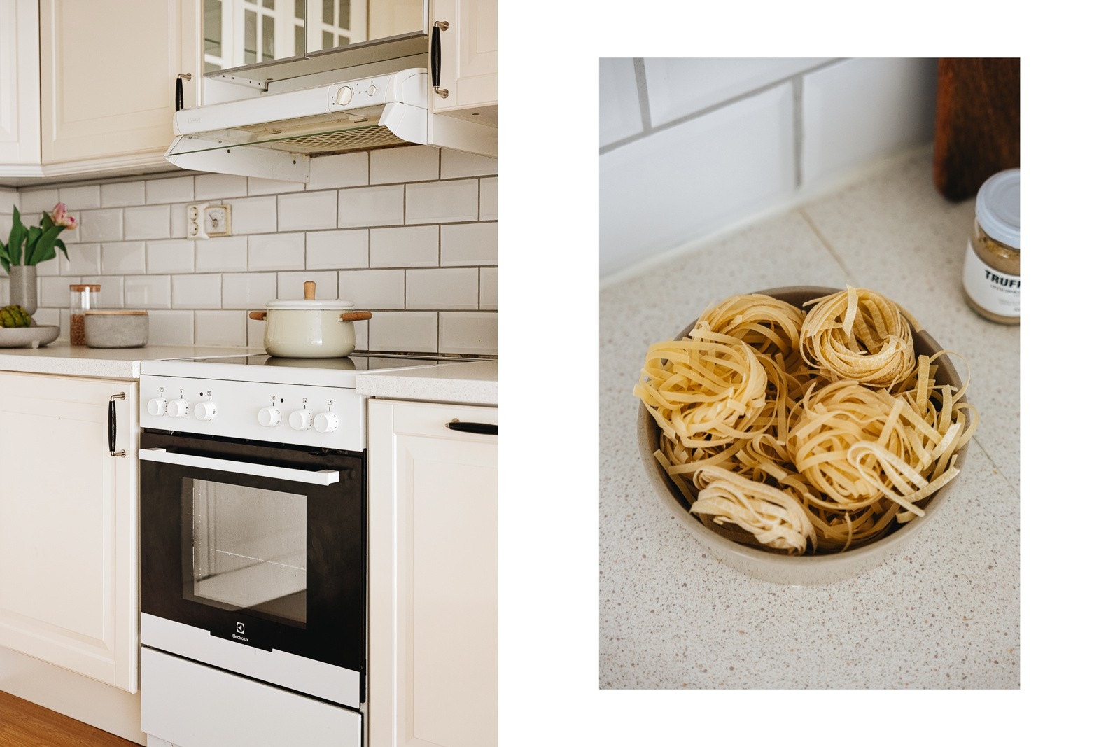 Kjøkkenet inneholder integrert oppvaskmaskin (2023) og komfyr (2019) som medfølger i handelen. Ellers er det plass til frittstående kjøleskap. Galleribilde