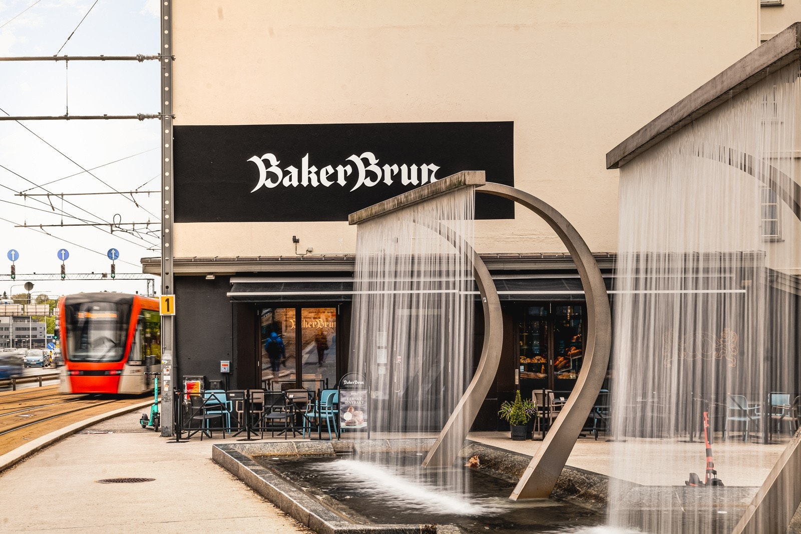 Baker Brun ligger like ved bybanestoppet på Danmarksplass. Galleribilde