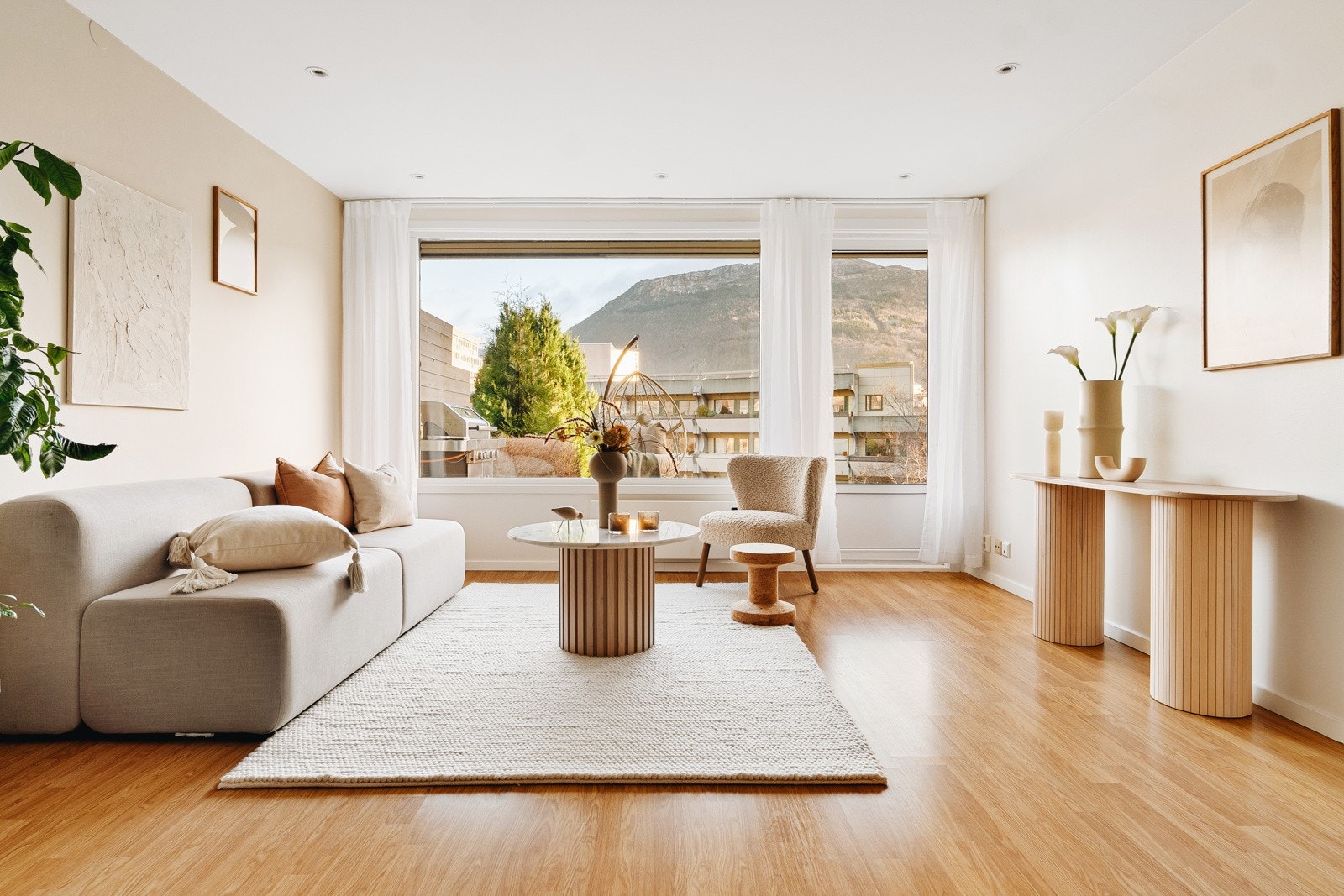 - Privatmegleren v/ Synnøve Karlsbakk presenterer Solheims Tverrgate 16 - Galleribilde