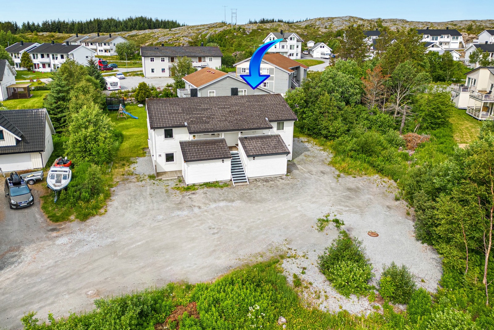 Parkering på felles tomt for sameiet Galleribilde