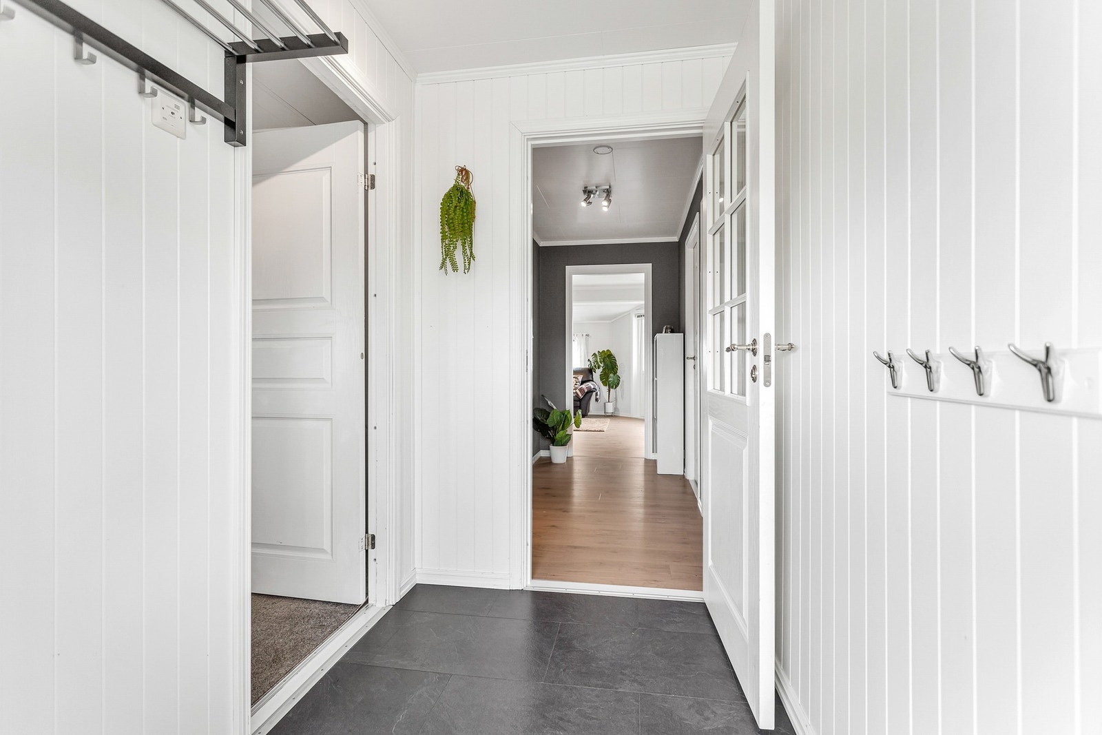 Lys og fin entrè Galleribilde