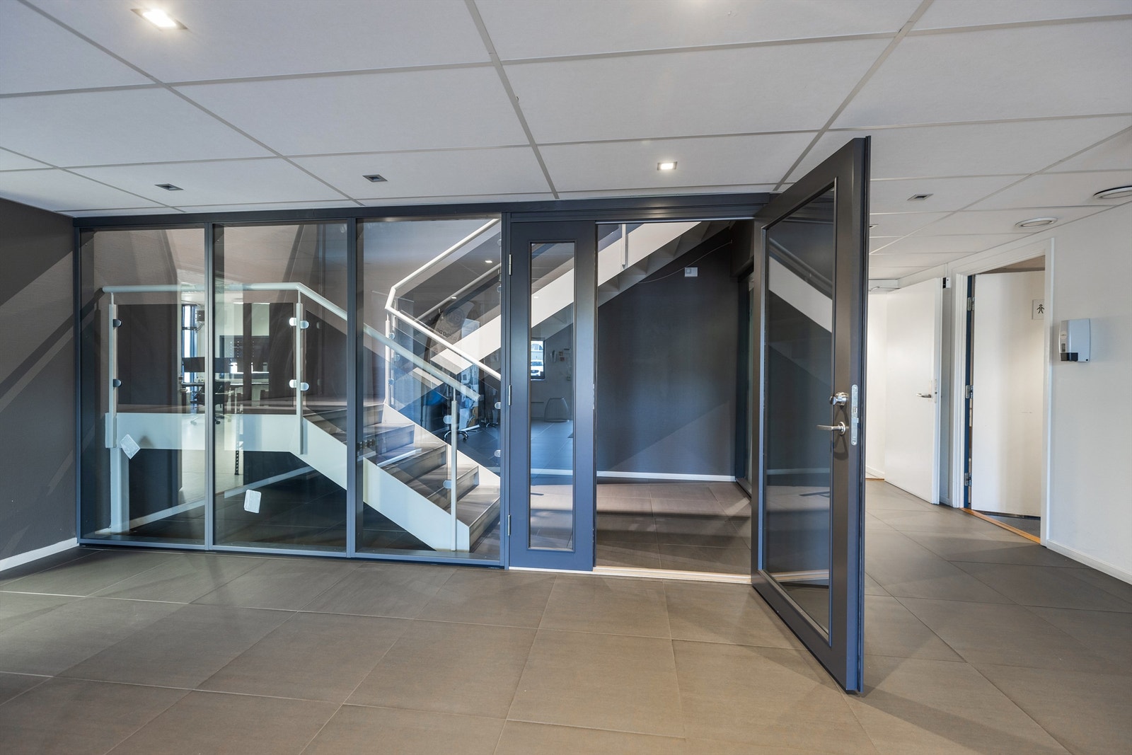 Trappegang til 2. etasje. Galleribilde