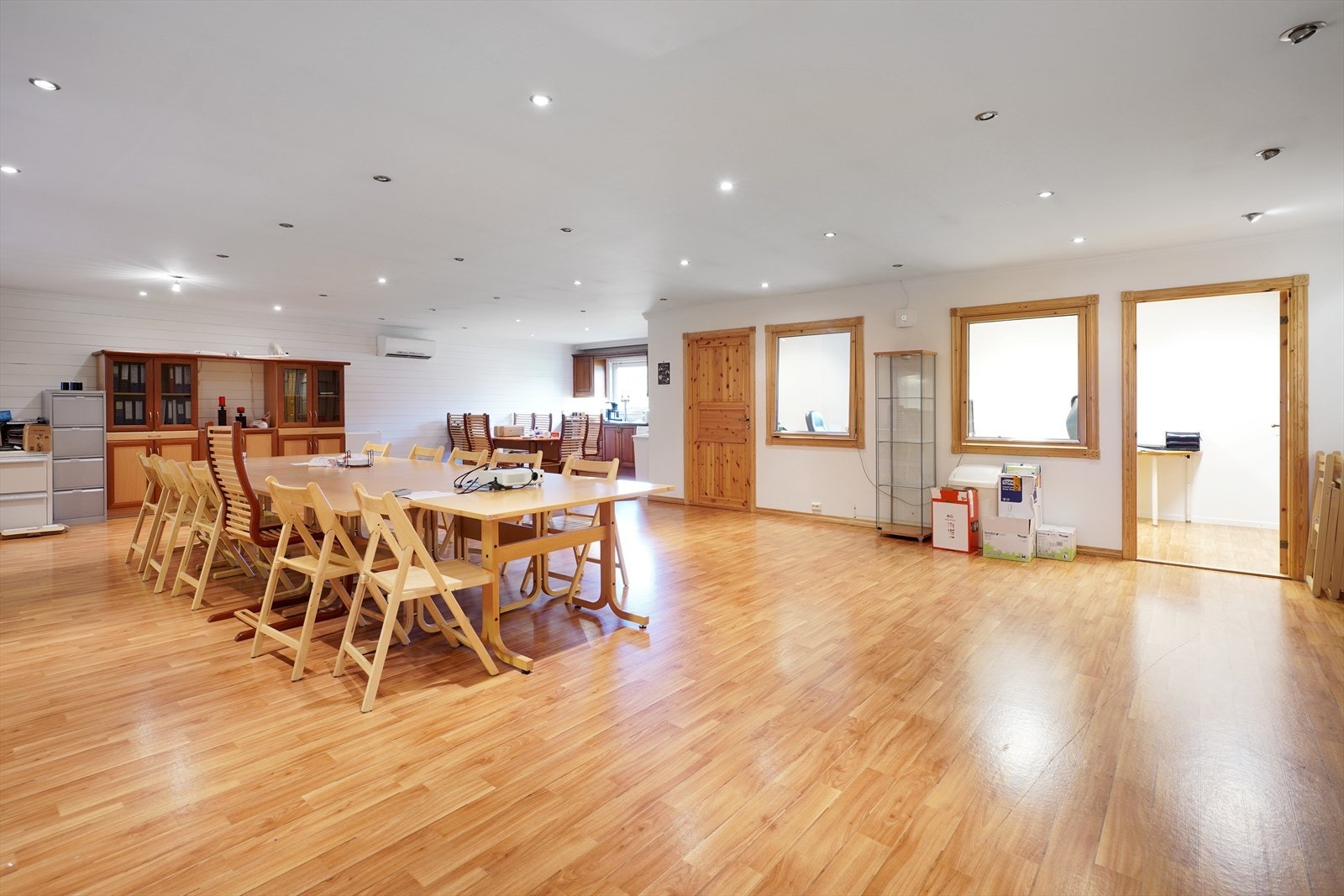 spiserom/kontorareal Galleribilde