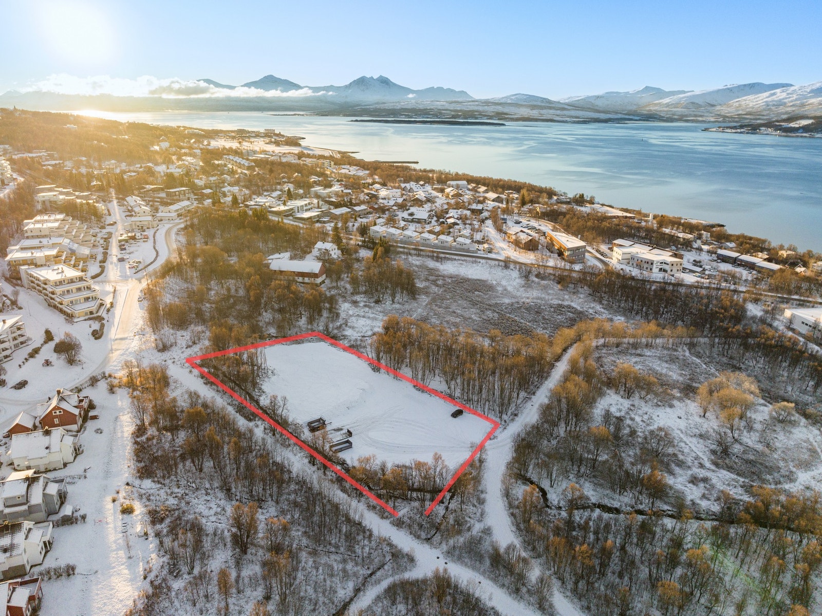 Tomtens plassering på Søndre Langnes - omriss er omtrentlig i bildet Galleribilde