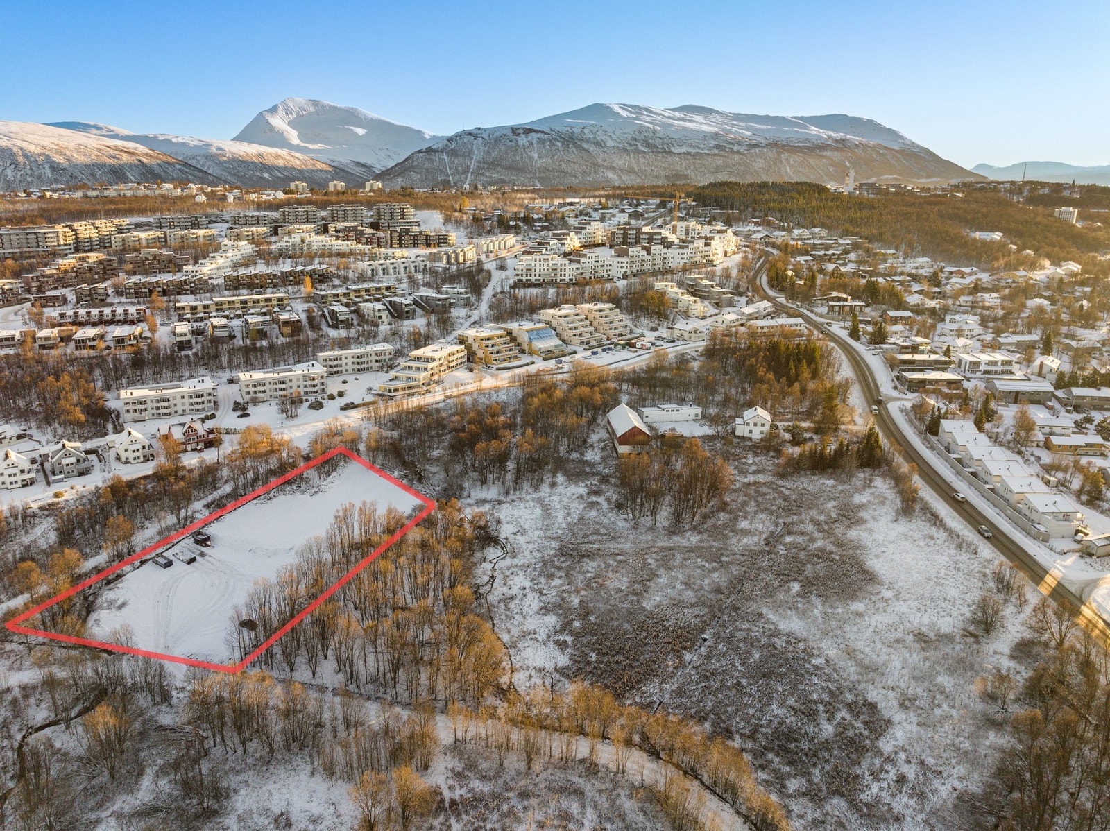 Tomtens plassering på Søndre Langnes - omriss er omtrentlig i bildet Galleribilde