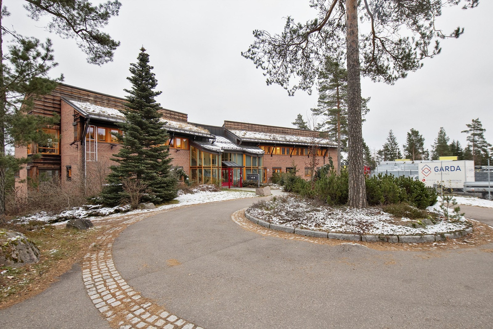 Hovedinngang kontorbygg Galleribilde