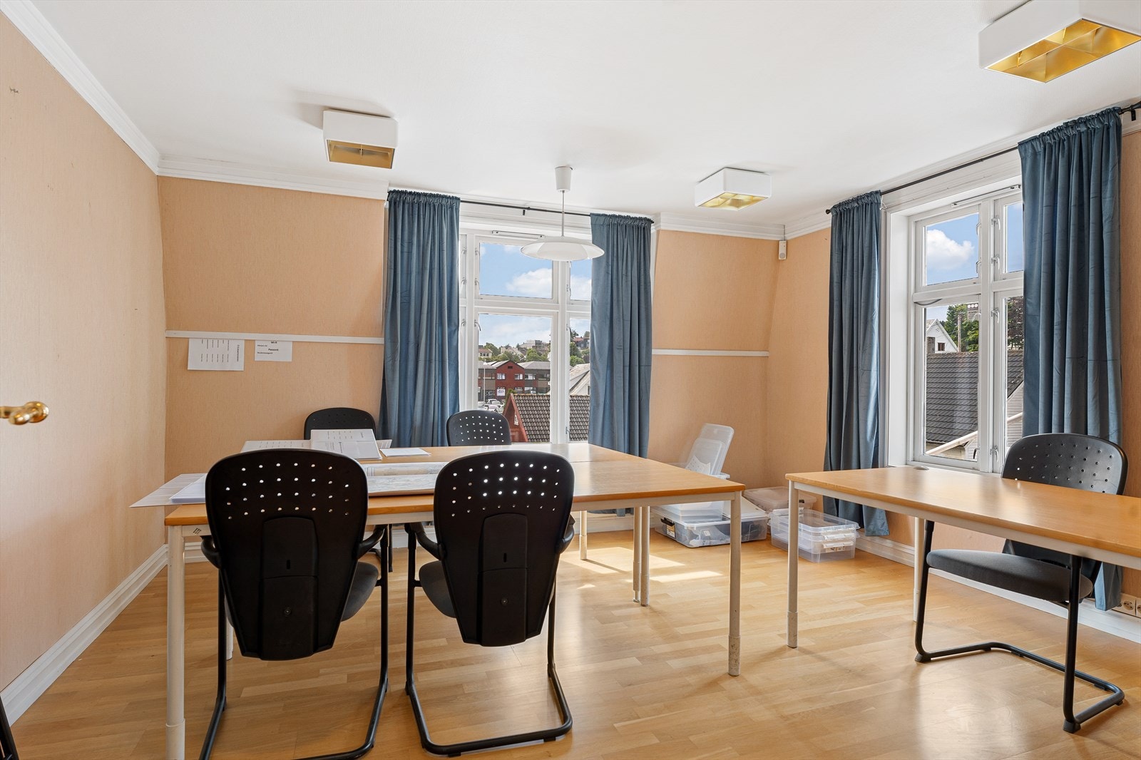 Kontorbygg oppført i 1917 og betydelig oppusset på slutten av 80-tallet. Galleribilde