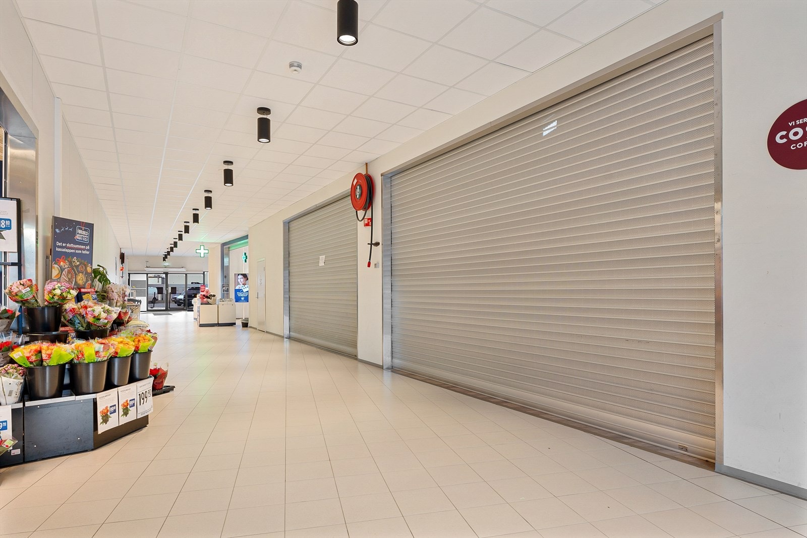 Lokalene ligger mellom Rema 1000 og Boots apotek Galleribilde