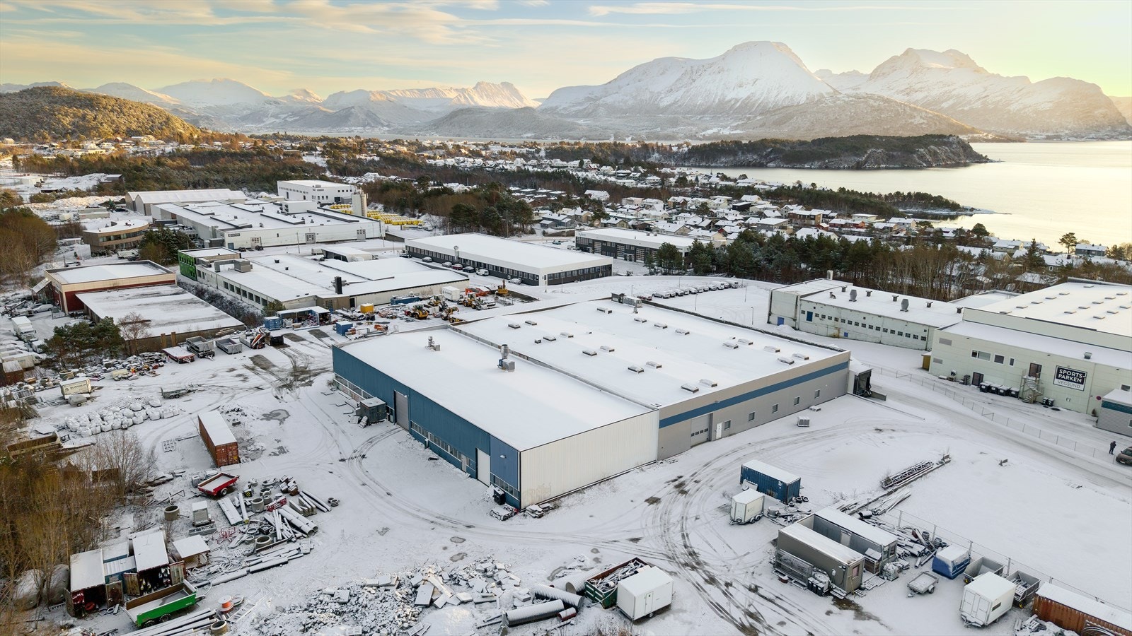 Dronefoto mot sørøst Galleribilde