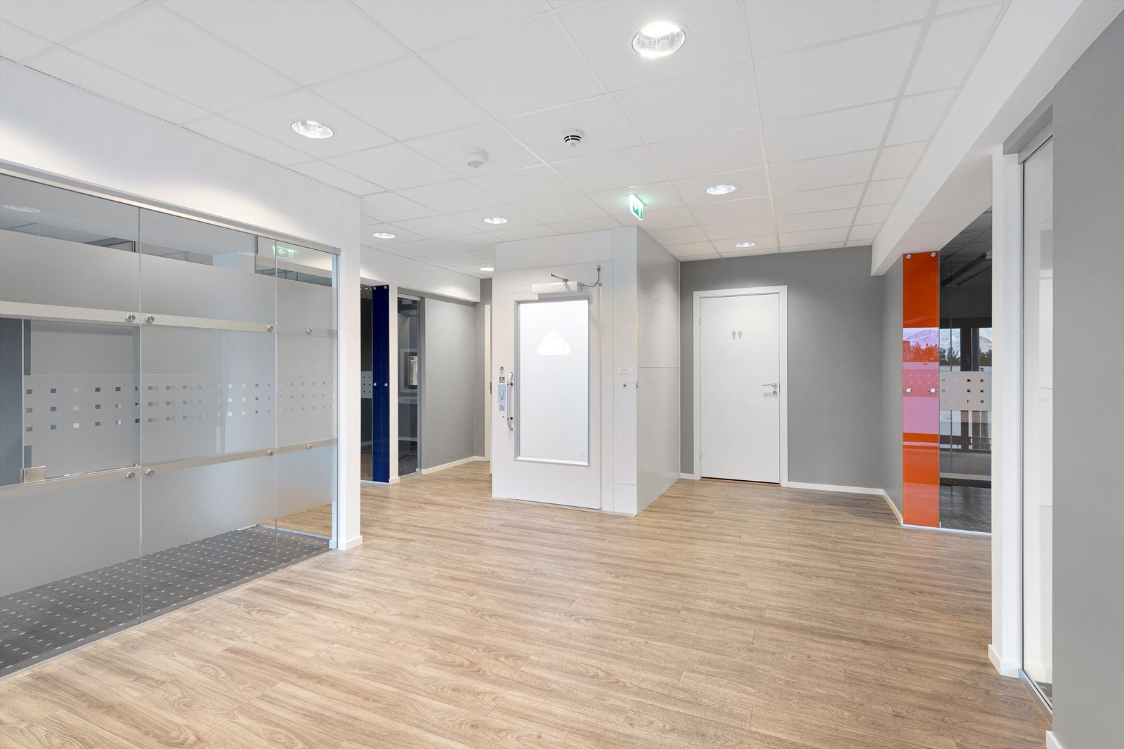Kundemottak med adkomst for løfteheis Galleribilde