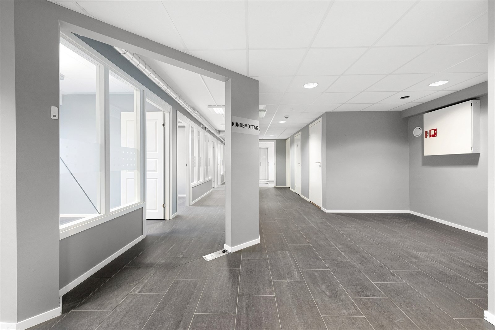 Cellekontorer på grunnplan Galleribilde