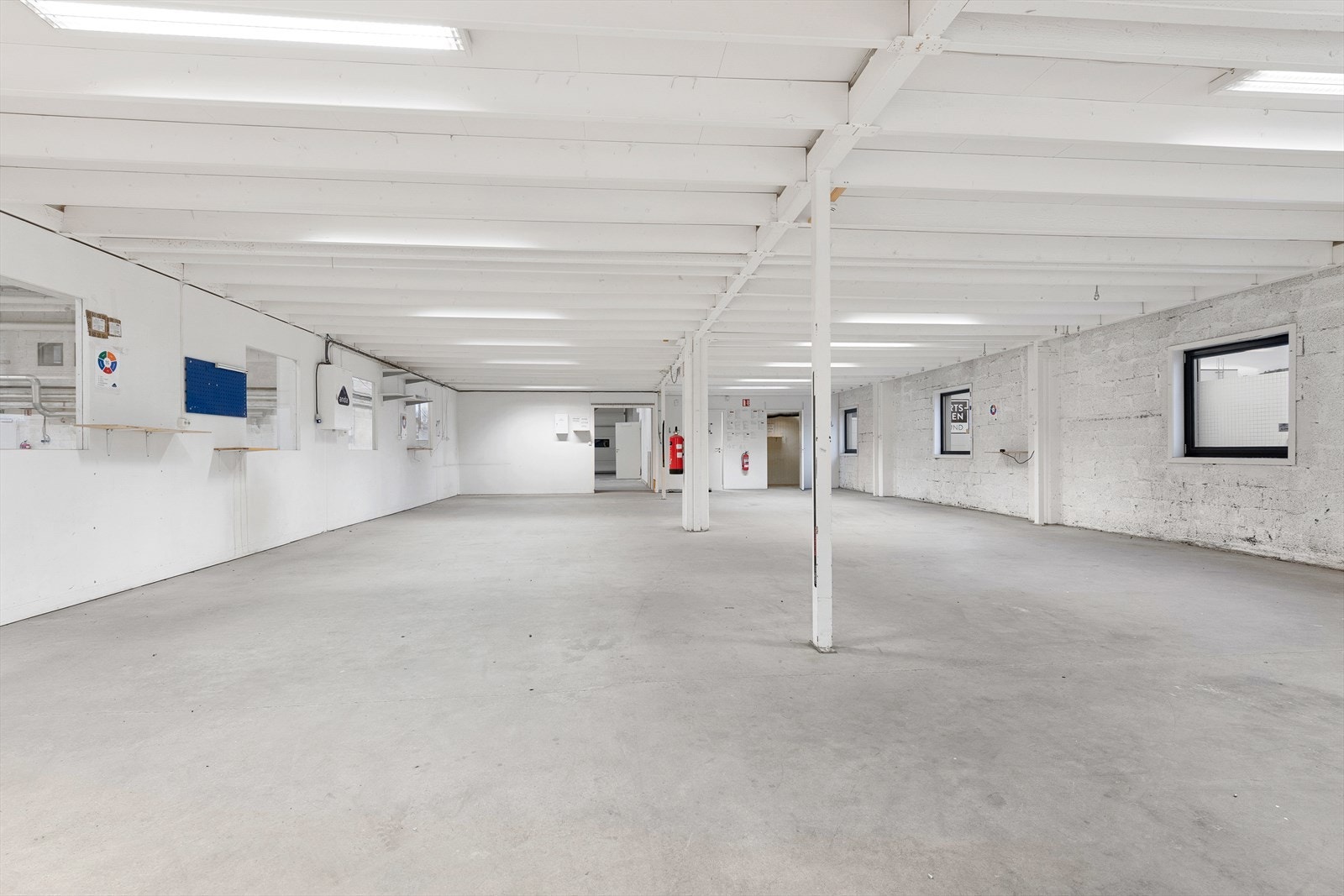 Inne i service-/monteringsdelen av lageret Galleribilde