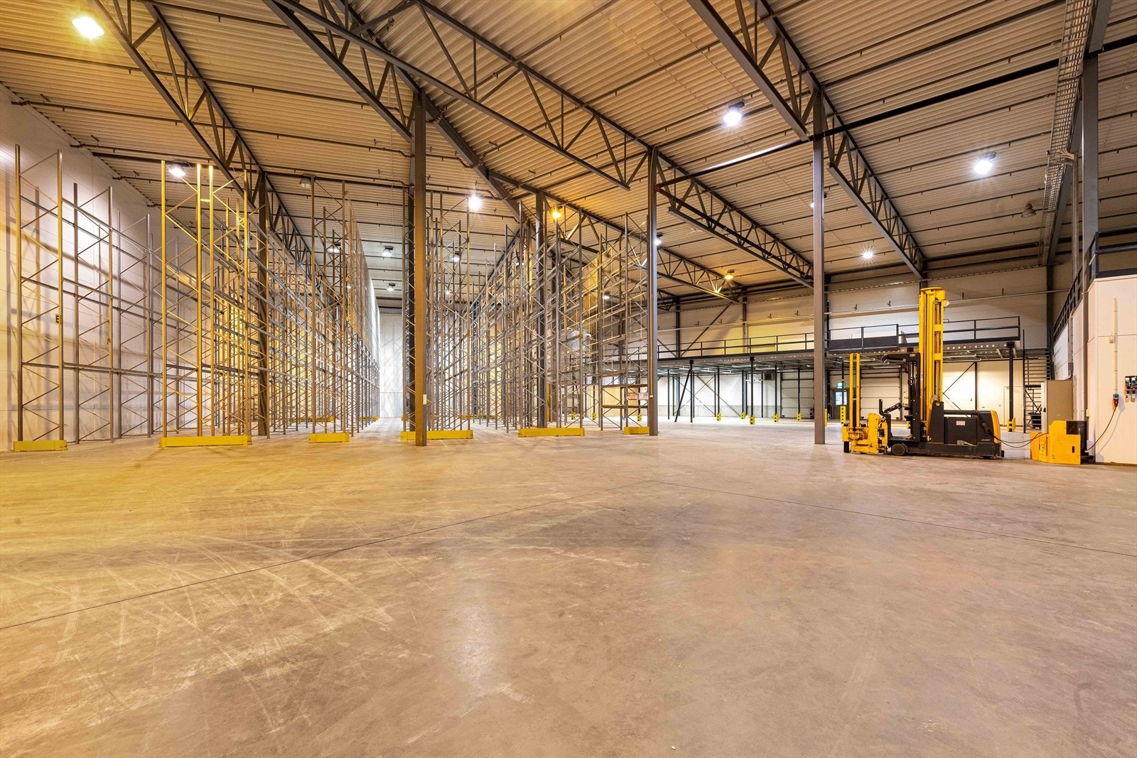 Pallereoler og truck følger med leieforholdet Galleribilde