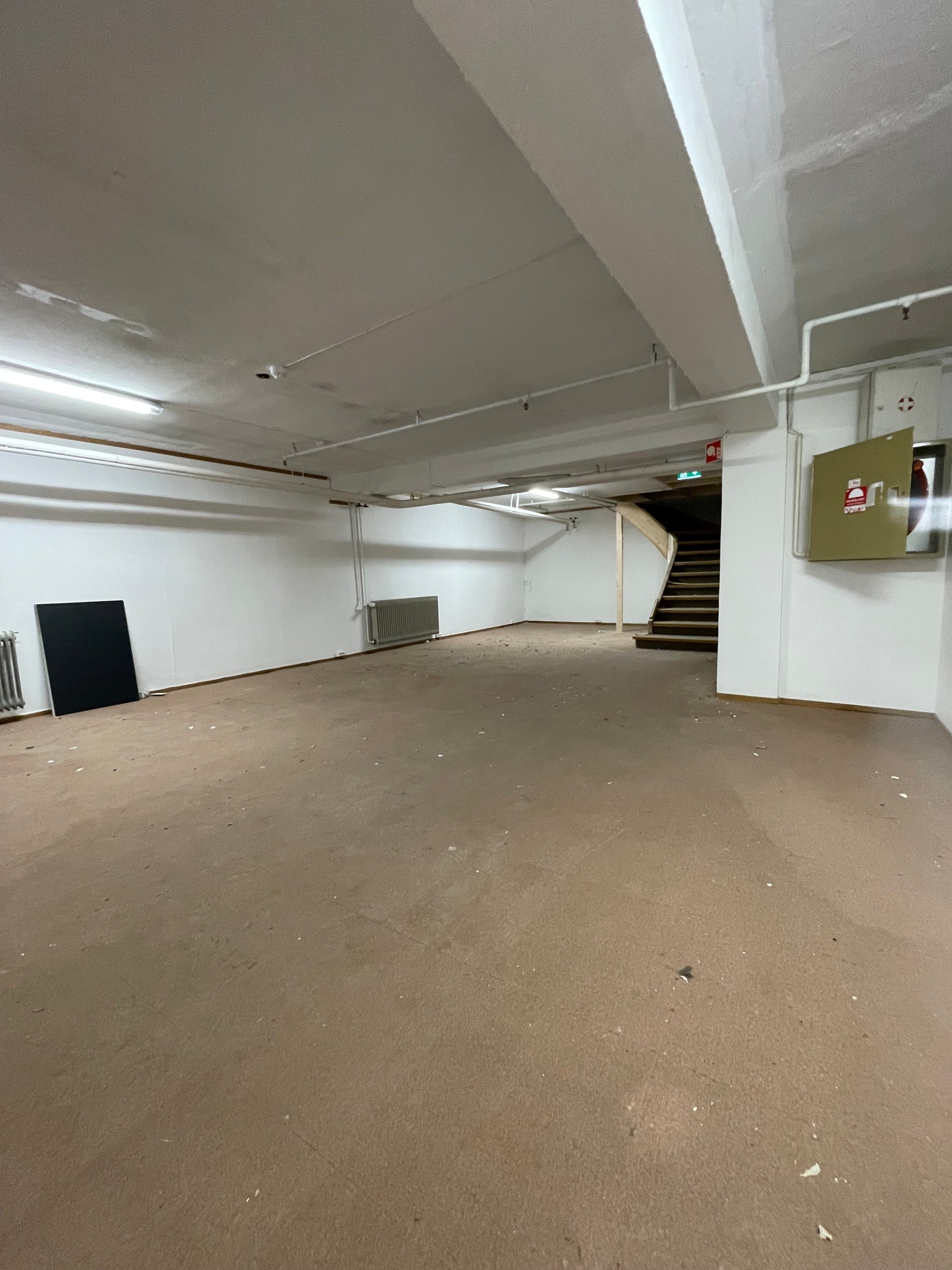 lokalet. trapp vil bli fjernet før overtagelse (ikke i bruk) Galleribilde