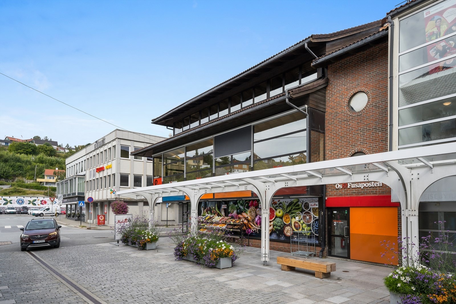 Fasade, lokalene ligger i øverste etasje Galleribilde