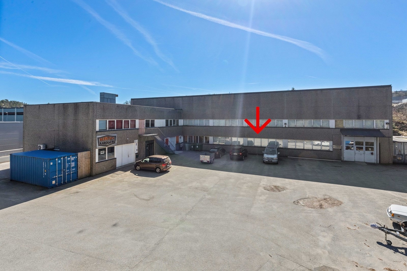 Sørmegleren næring har gleden av å presentere for salg del av et næringsbygg på ca. 840 kvm. Galleribilde