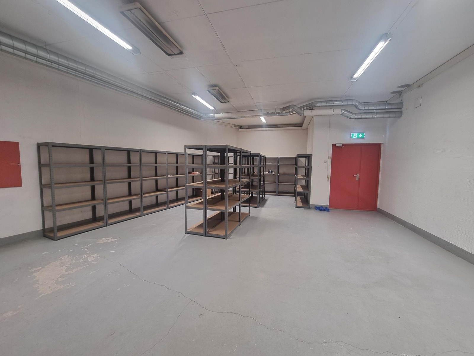 Lager på ca 190 kvm med kjøreport Galleribilde