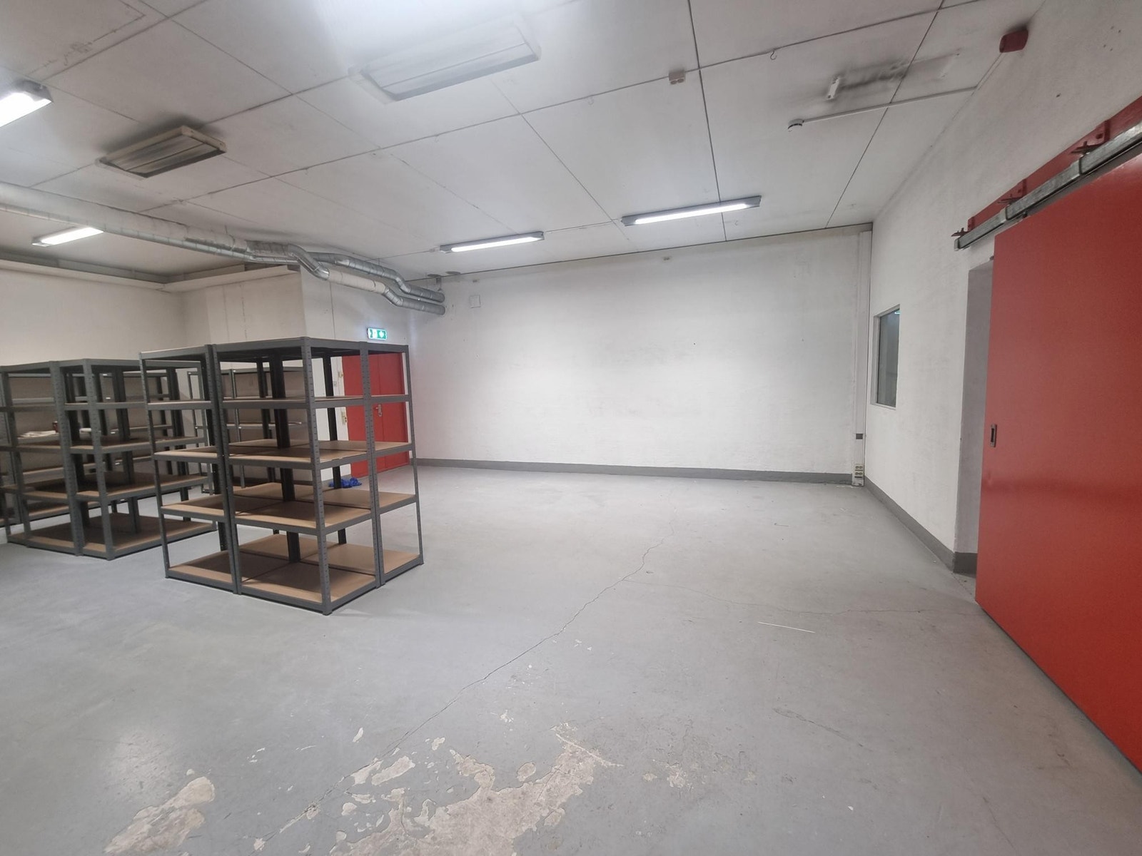 Lager på ca 190 kvm med kjøreport Galleribilde