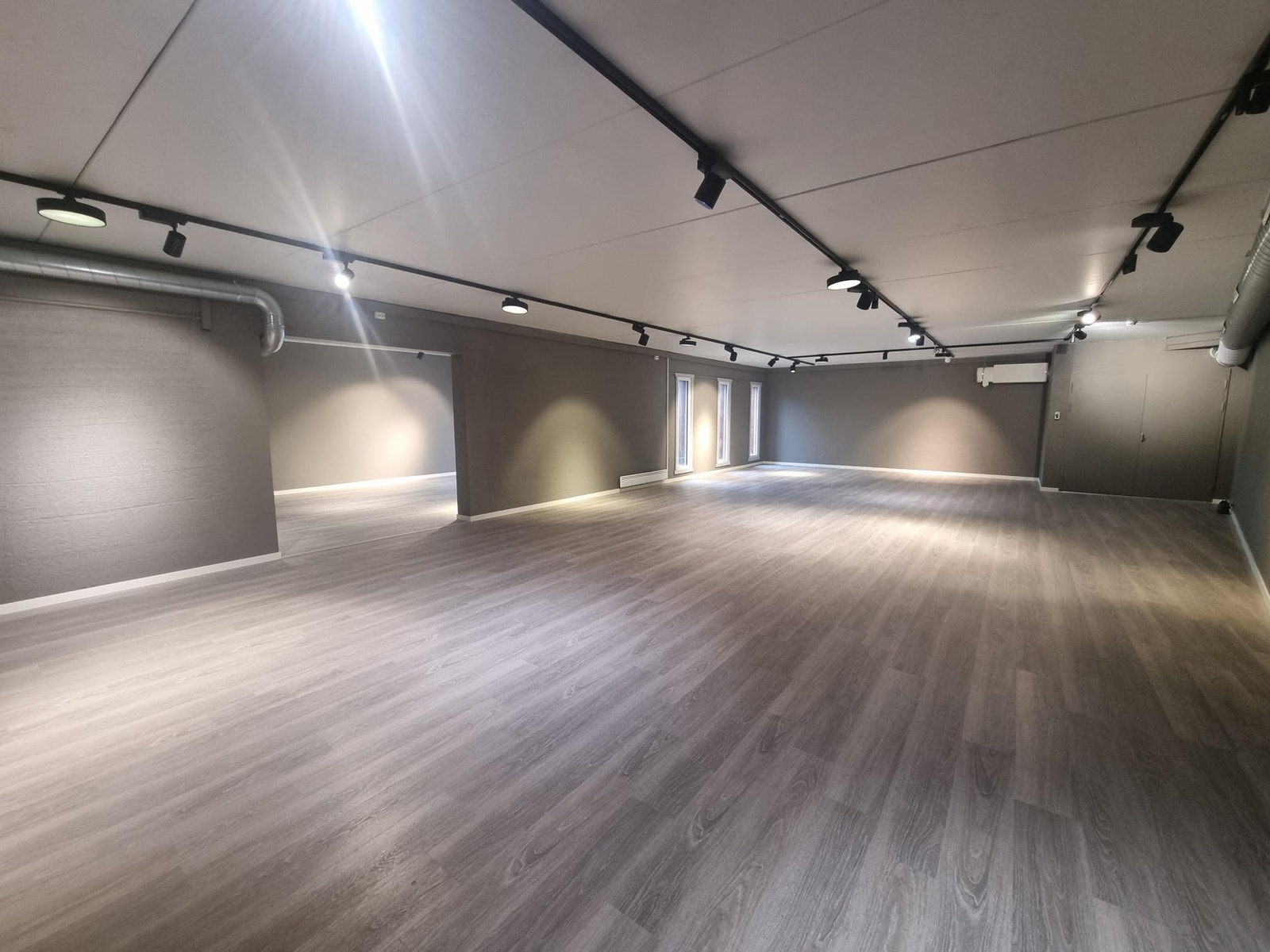 2.etg har plass til møterom, kontorer, showroom etc Galleribilde