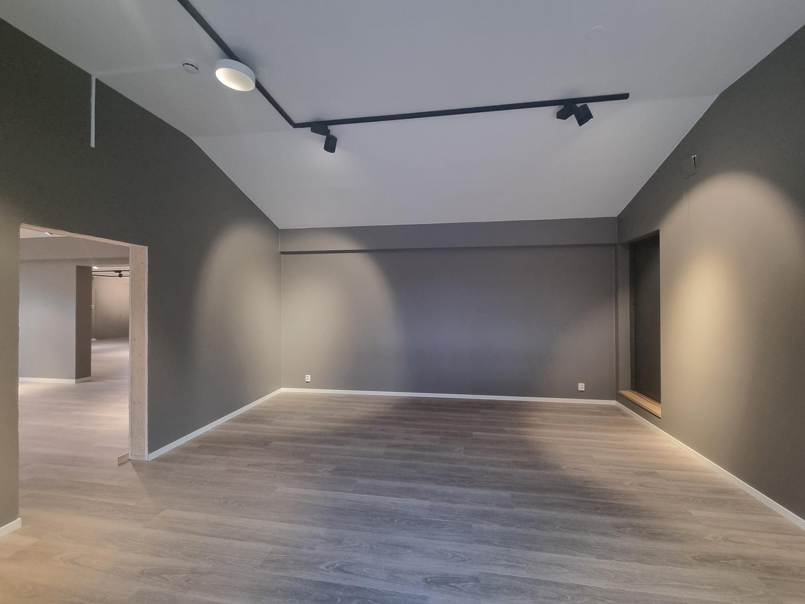 2.etg har plass til møterom, kontorer, showroom etc Galleribilde