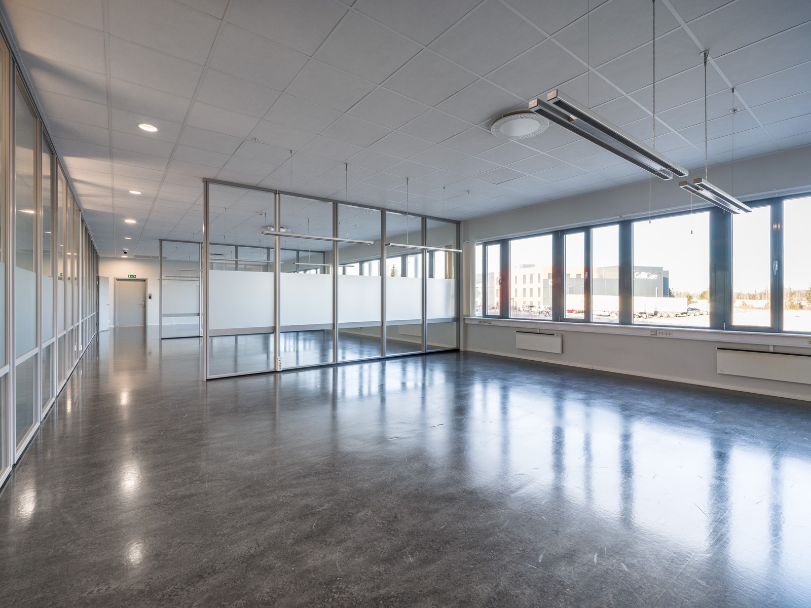 Flotte kontorlokaler i umiddelbar nærhet til lager. Galleribilde
