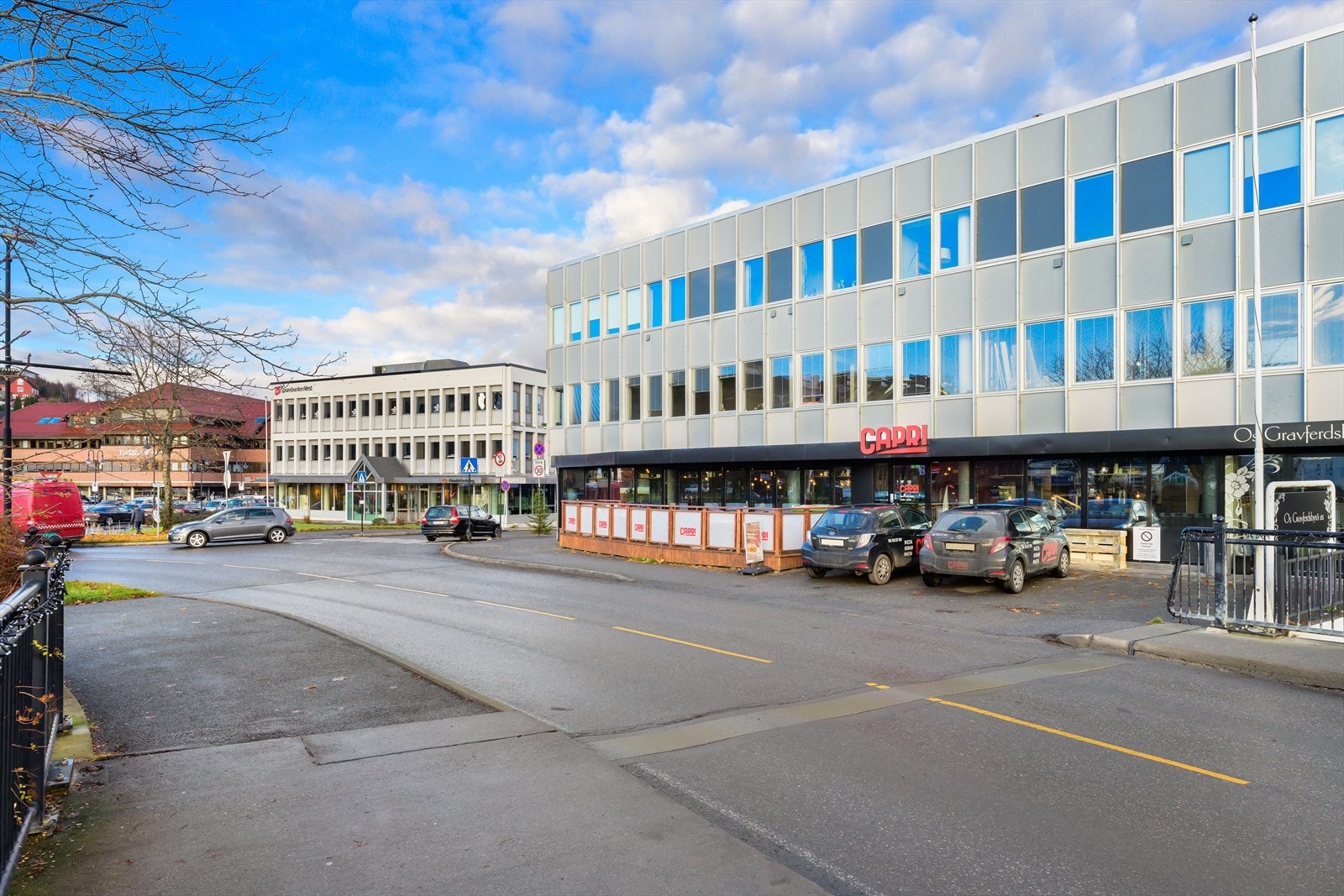 Fasade fra hovedvei Galleribilde