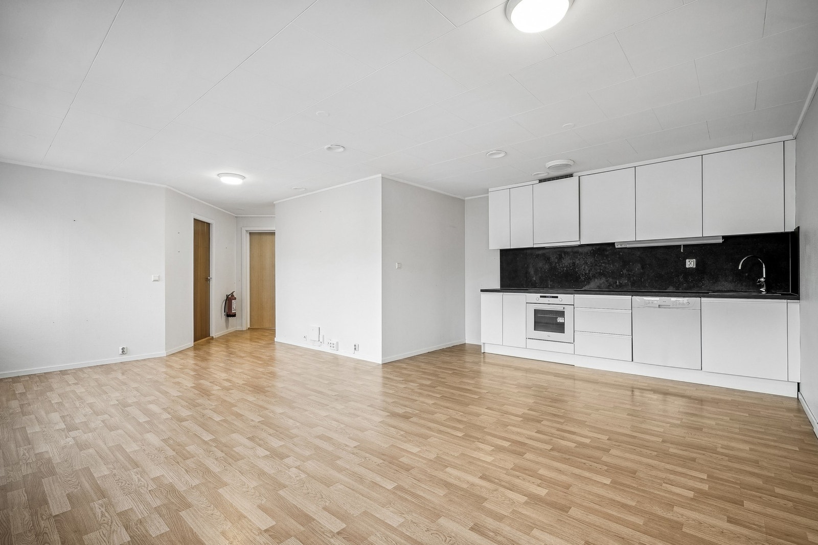 Stue, kjøkken og leilighet 3 etasje - vestvendt Galleribilde