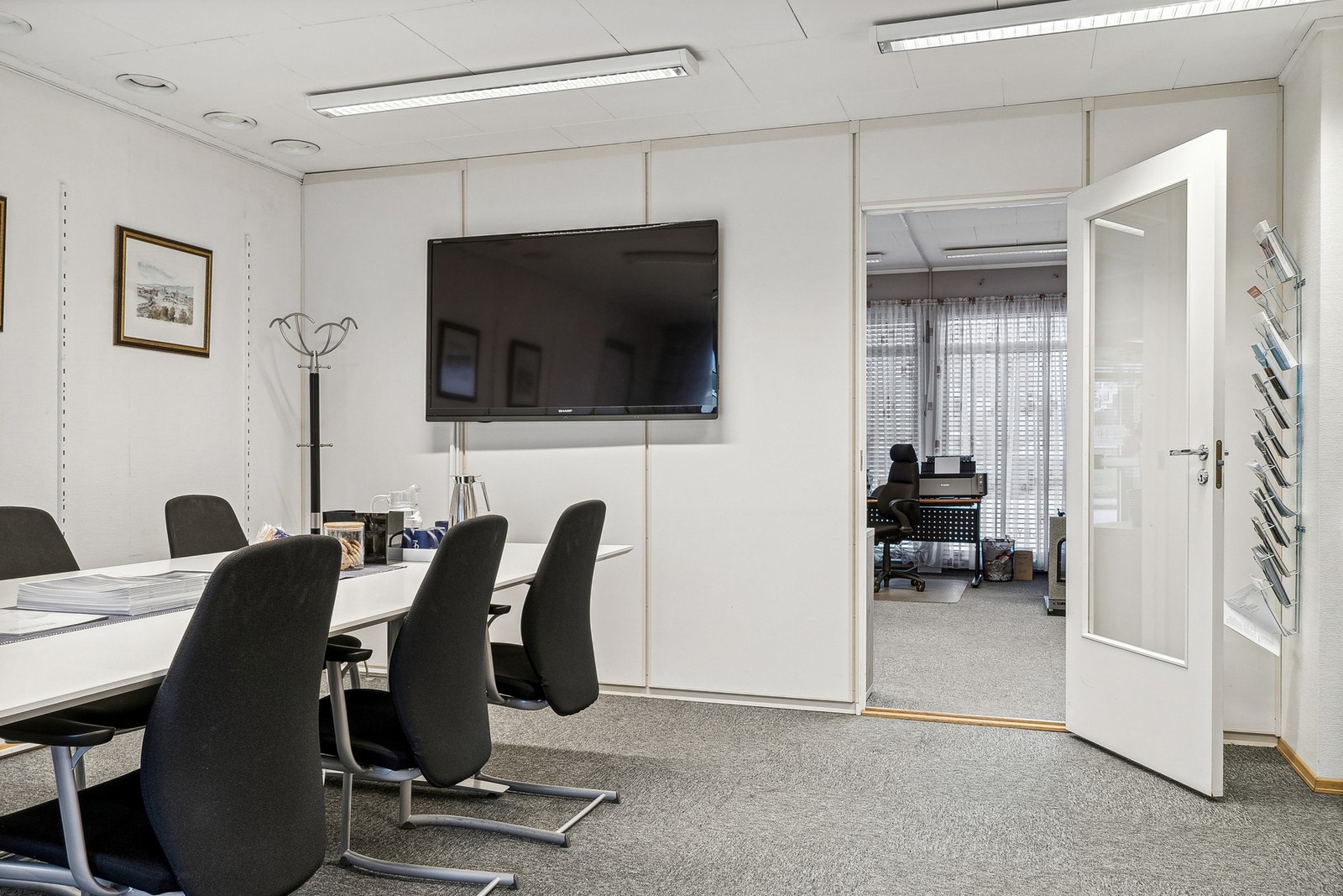 Kontor og møterom - næringsdel - bakkeplan Galleribilde
