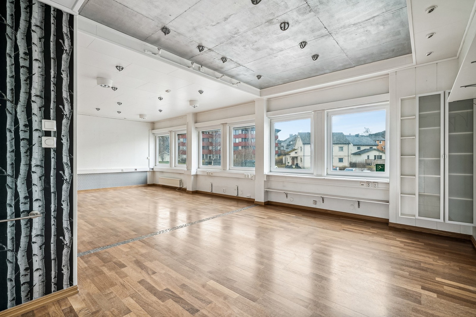 Annet og 2 etasje - næringsdel Galleribilde