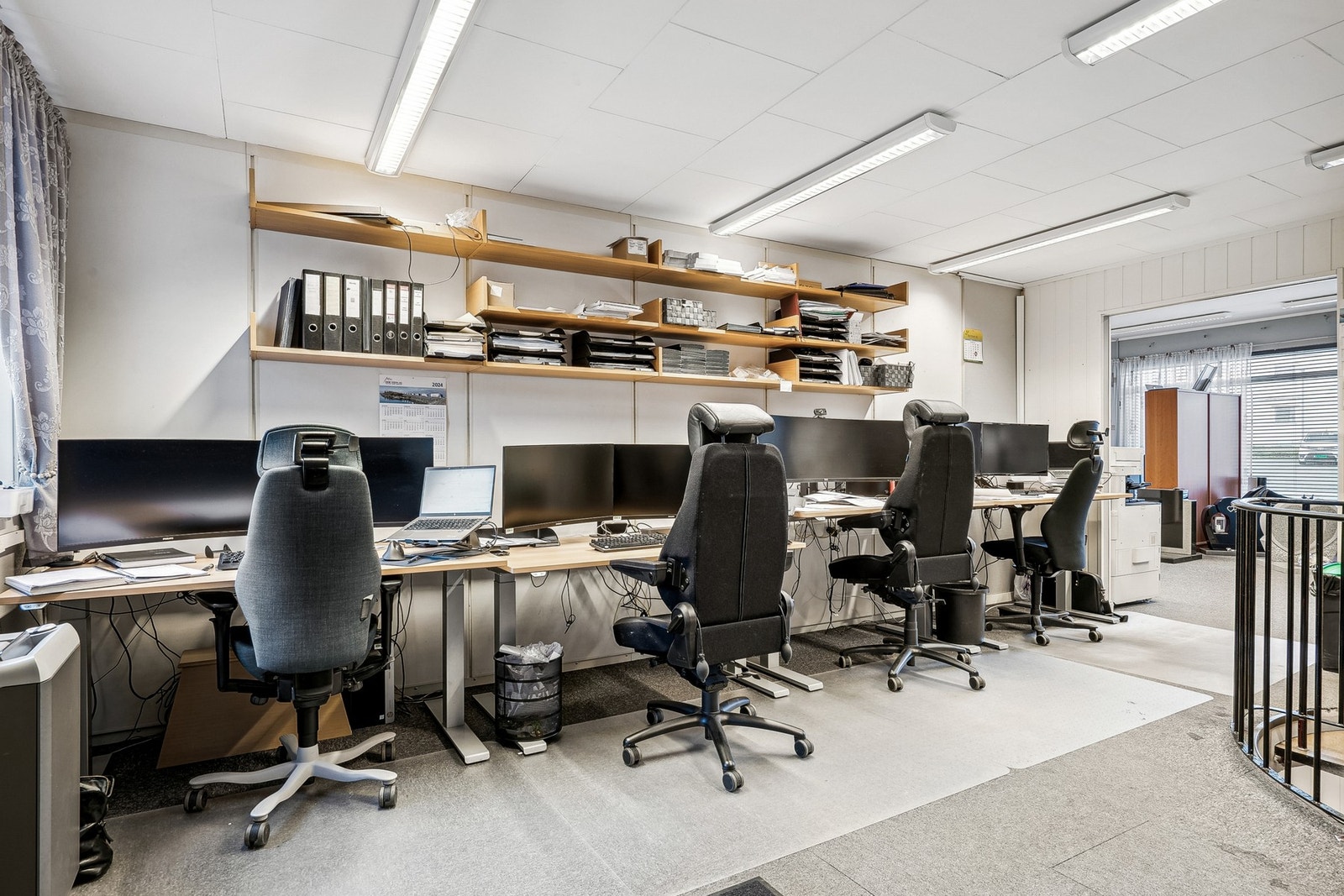 Kontor og næringsdel - bakkeplan Galleribilde