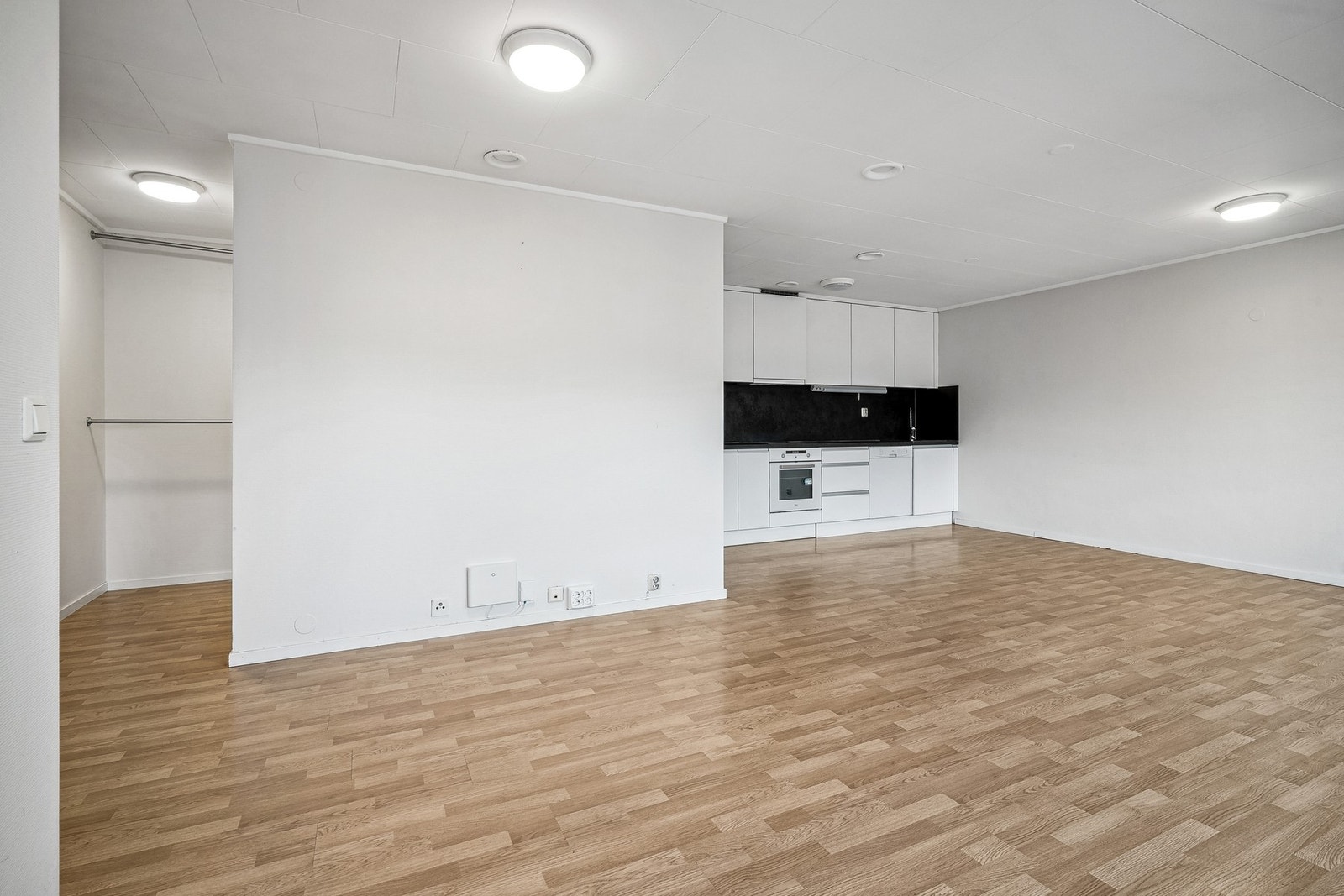 Stue, kjøkken, entré og leilighet 3 etasje - vestvendt Galleribilde