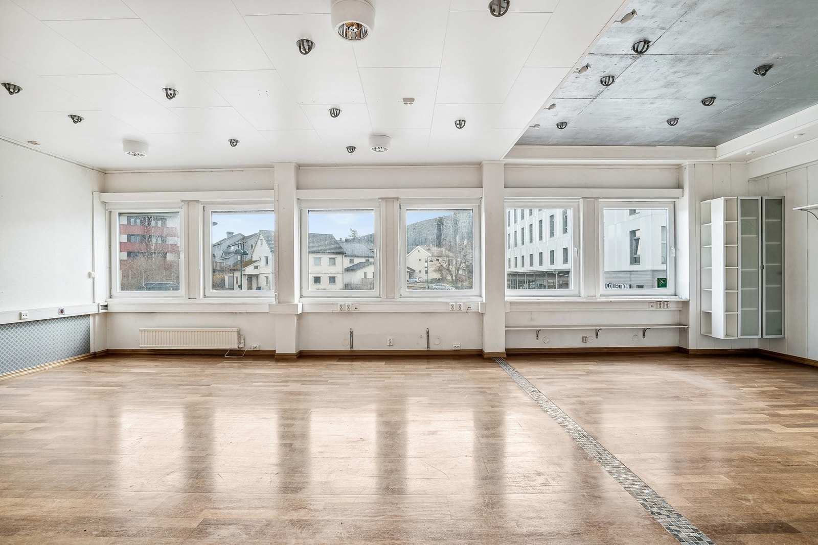 Annet og 2 etasje - næringsdel Galleribilde