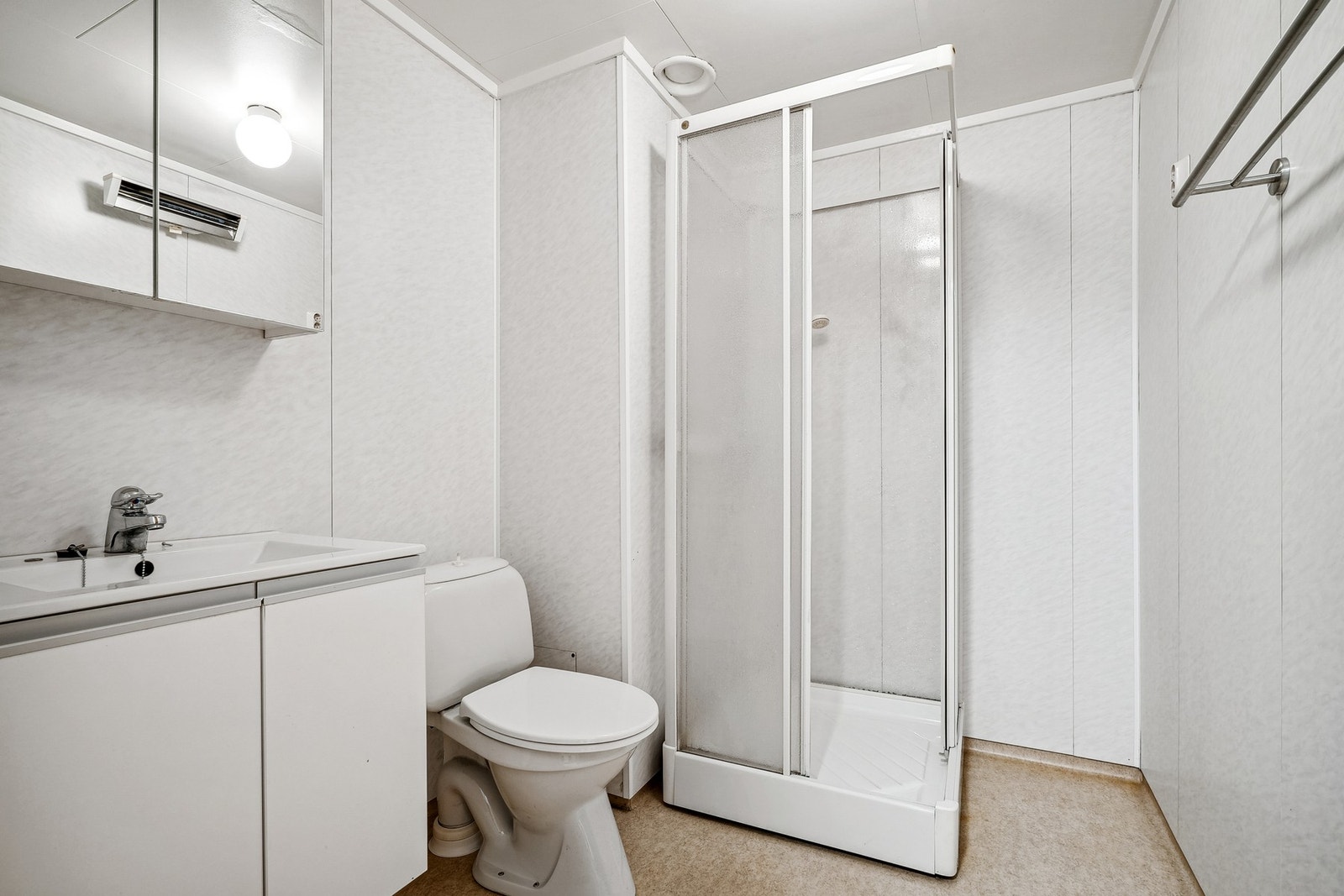 Bad og leilighet 3 etasje - vestvendt Galleribilde