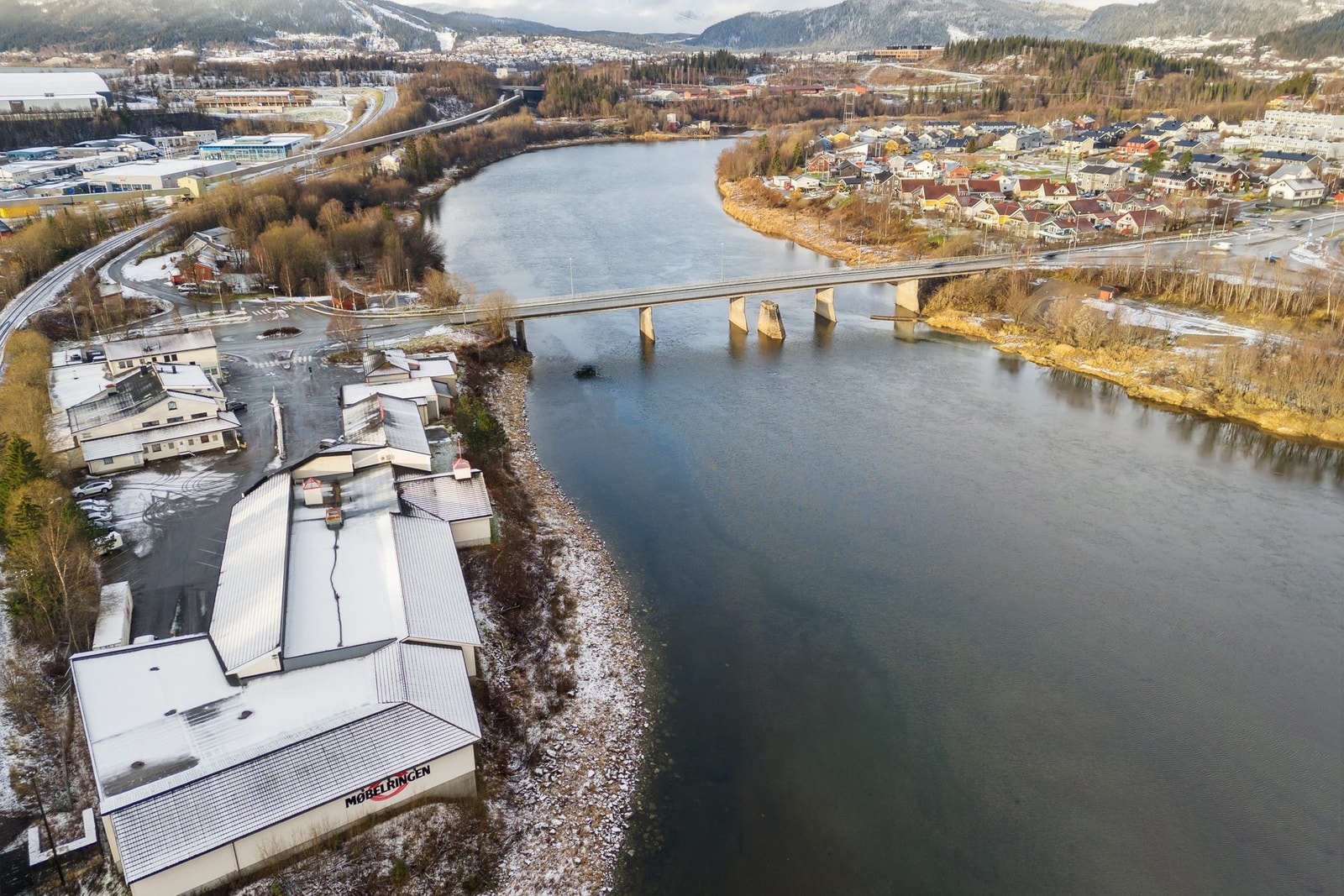 Områdebilde - Eiendommen grenser til Ranaelva. Galleribilde