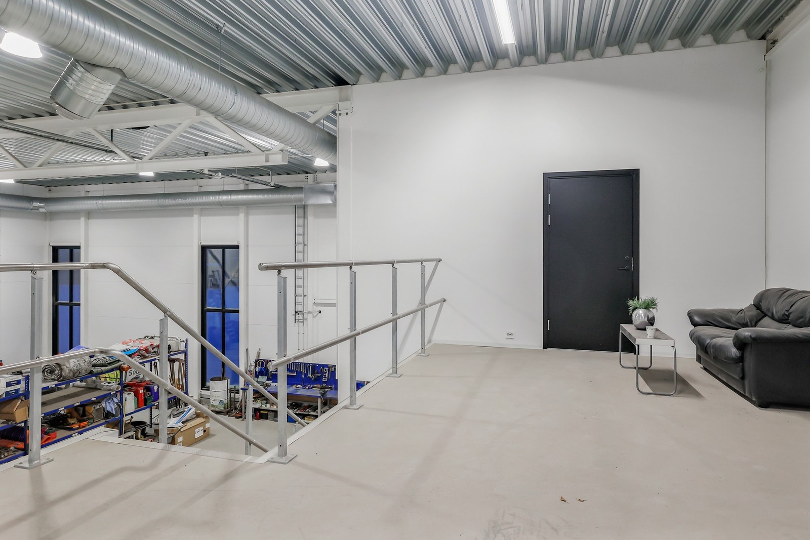 Mesanin Galleribilde