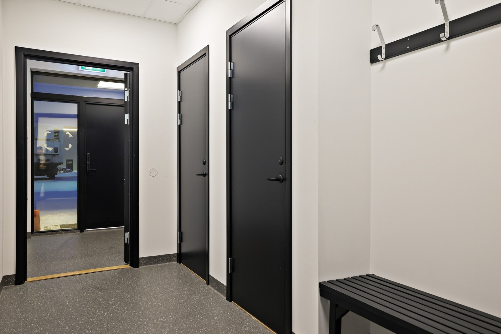 Garderobe Galleribilde