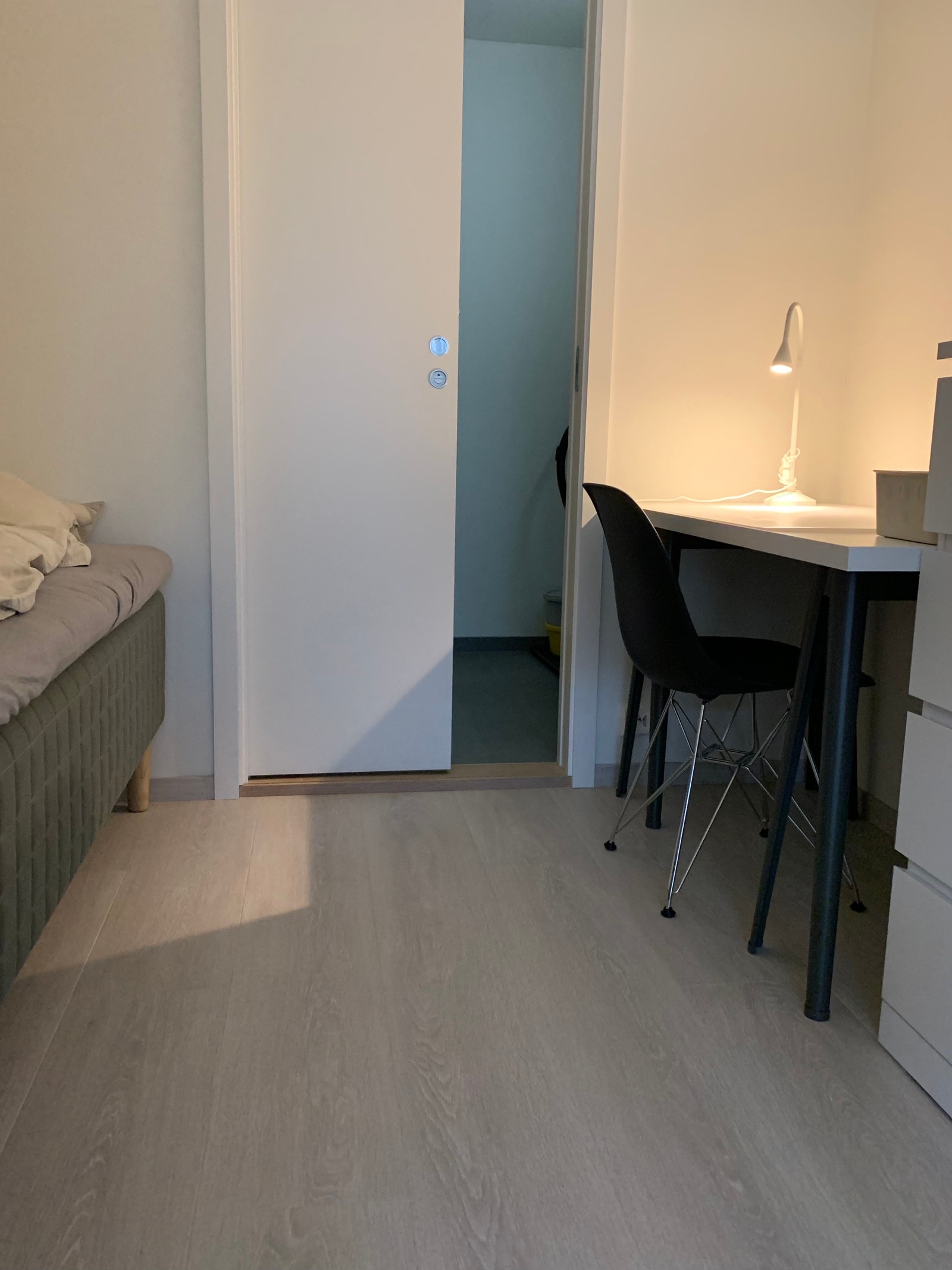 Møblering av sovealkove av tidligere leietaker Galleribilde